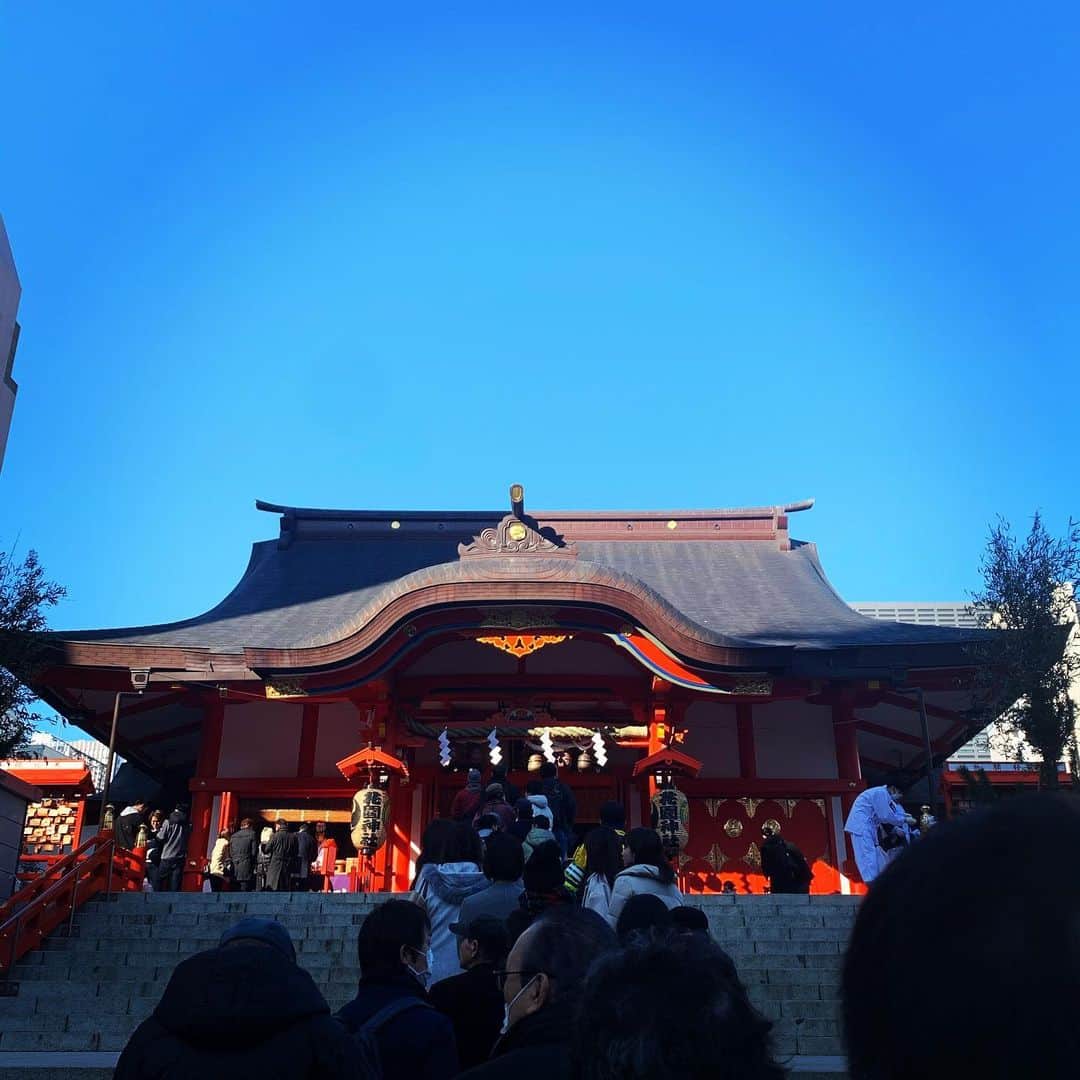 川嵜美佳のインスタグラム：「#初詣 #花園神社  #芸能の神様  #hatsumoude #japan #tokyo #shinjyuku #hanazonoshrine #entertainment #casting #castingvoice」