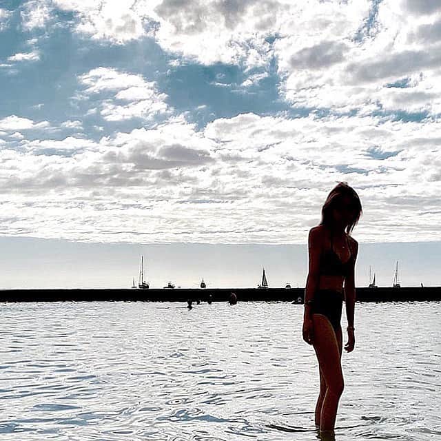 原涼香さんのインスタグラム写真 - (原涼香Instagram)「바다가 좋네🐋❤︎ 足元にさかないるよ( ◠‿◠ ) ㅤㅤㅤㅤㅤㅤㅤㅤㅤㅤㅤㅤㅤ」1月3日 10時30分 - suzuka_hara