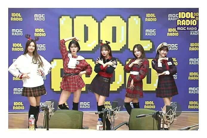 LABOUMさんのインスタグラム写真 - (LABOUMInstagram)「[#라붐][IDOL RADIO] 200102 라붐(LABOUM) ★메들리 댄스★ /아이돌 라디오 직캠❤ ▶https://www.youtube.com/watch?v=wOyaPEEAYA0  #LABOUM #유정 #소연 #ZN #해인 #솔빈 #아로아로 #푱푱 #휘휘 #겨울동화 #체온 #불을켜 #FIREWORK #MBC_아이돌라디오 #직캠」1月3日 10時43分 - officiallaboum