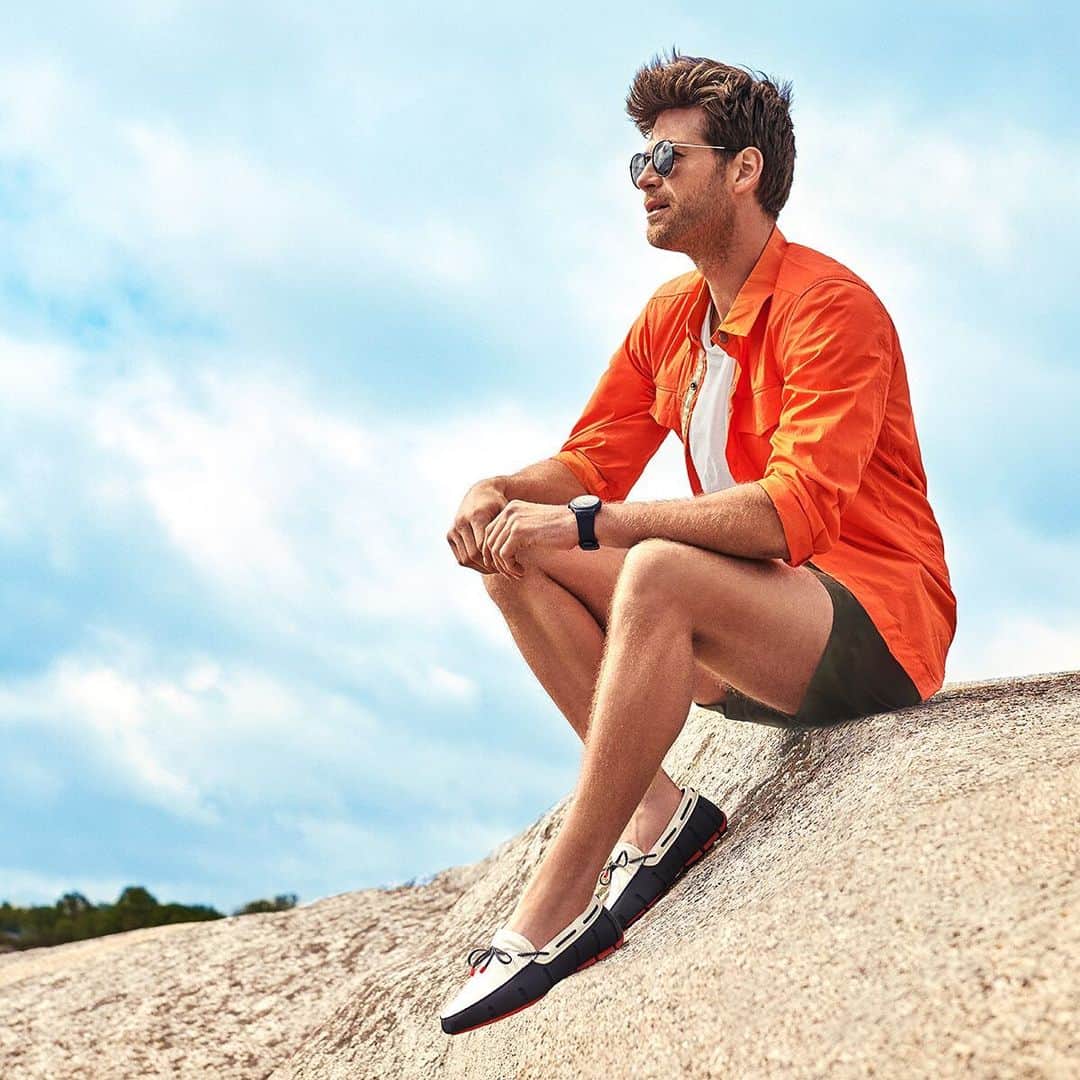 スイムズのインスタグラム：「2020. Moving forward. All sights set on success in style. #swims #mensaccessories #ootd」