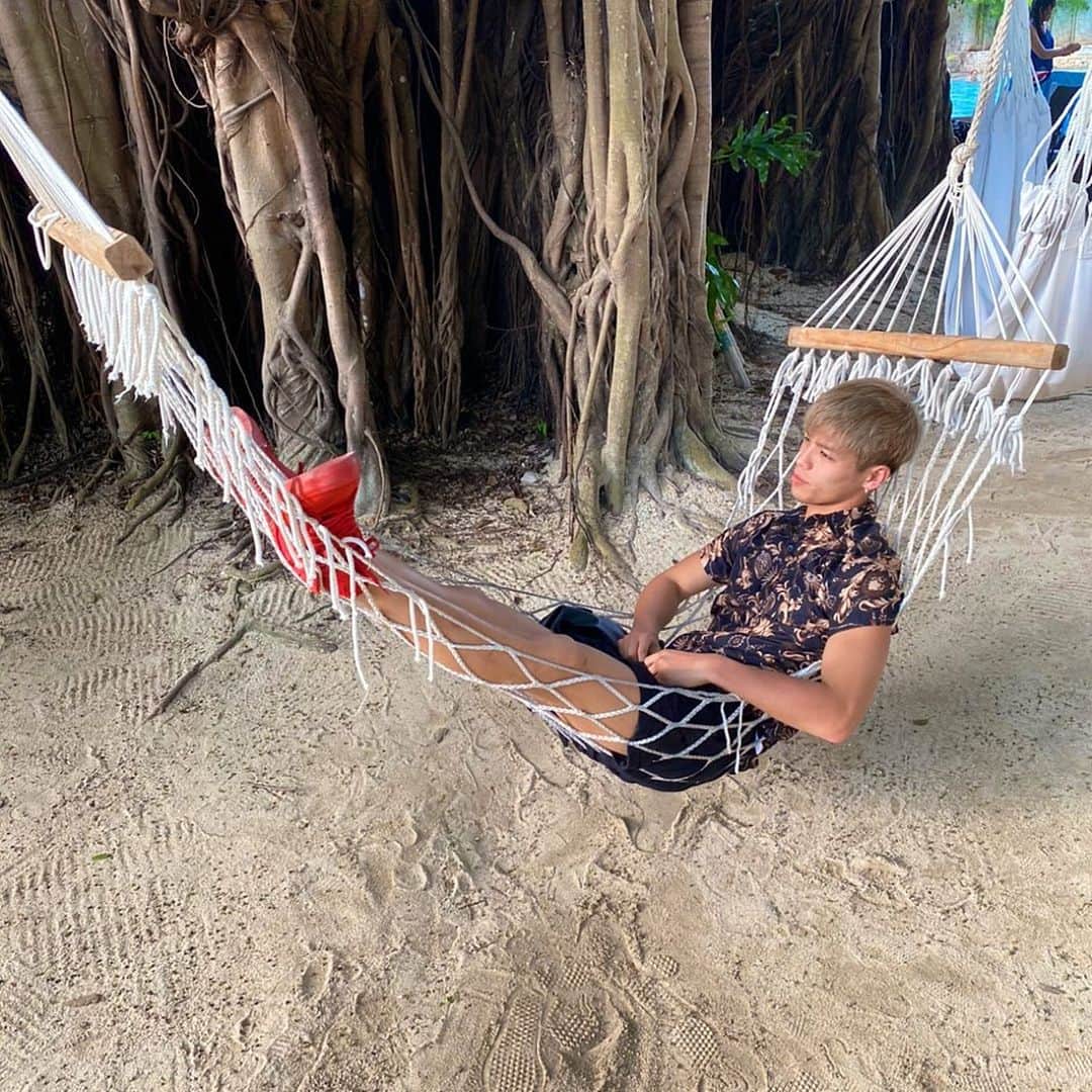 のインスタグラム：「ハンモック欲しい🤑🌴 #セブ島  #マクタン島」