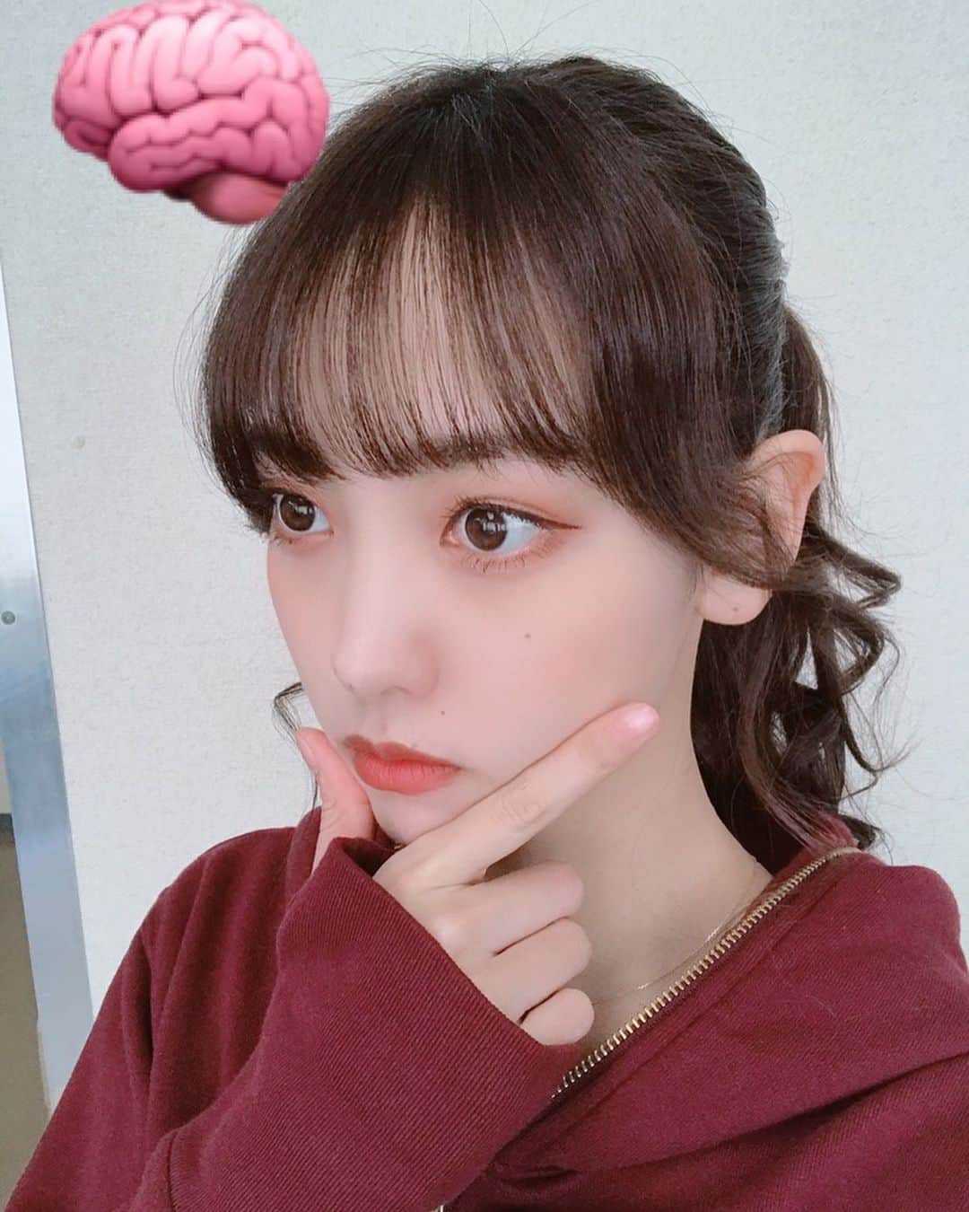 飯窪春菜のインスタグラム：「🎤🌅🗻 ・ ・ 改めまして新年明けましておめでとうございます！ ・ 2日から始まったハロー！プロジェクトのコンサートツアー、  Hello! Project 2020 Winter HELLO! PROJECT IS [ ] ～side A～ Hello! Project 2020 Winter HELLO! PROJECT IS [ ] ～side B～  に昨日と今日の2日間、日替わりMCとして出演させて頂きました〜☺️ ・ 1年ぶりに間近に見るハロコン、それぞれのグループがキラキラして個性を発揮させていて、可愛くてダンス上手で歌も上手で、ハロプロ最高だなあと感じました☺️♥️ ・ 次に私が参加するのは25日、26日の大阪公演です！ 大阪に行くことも久しぶりなので楽しみにしていますっ💓 ・ 明日から連休、何して過ごそうかなあ〜🌸 ・ ・ ・ #happynewyear  #ハロコン  #ハロプロ  #helloproject  #ポニーテール  #久しぶりにしたから #たくさん写真撮っちゃった #はるなの毎日  #飯窪ってる」