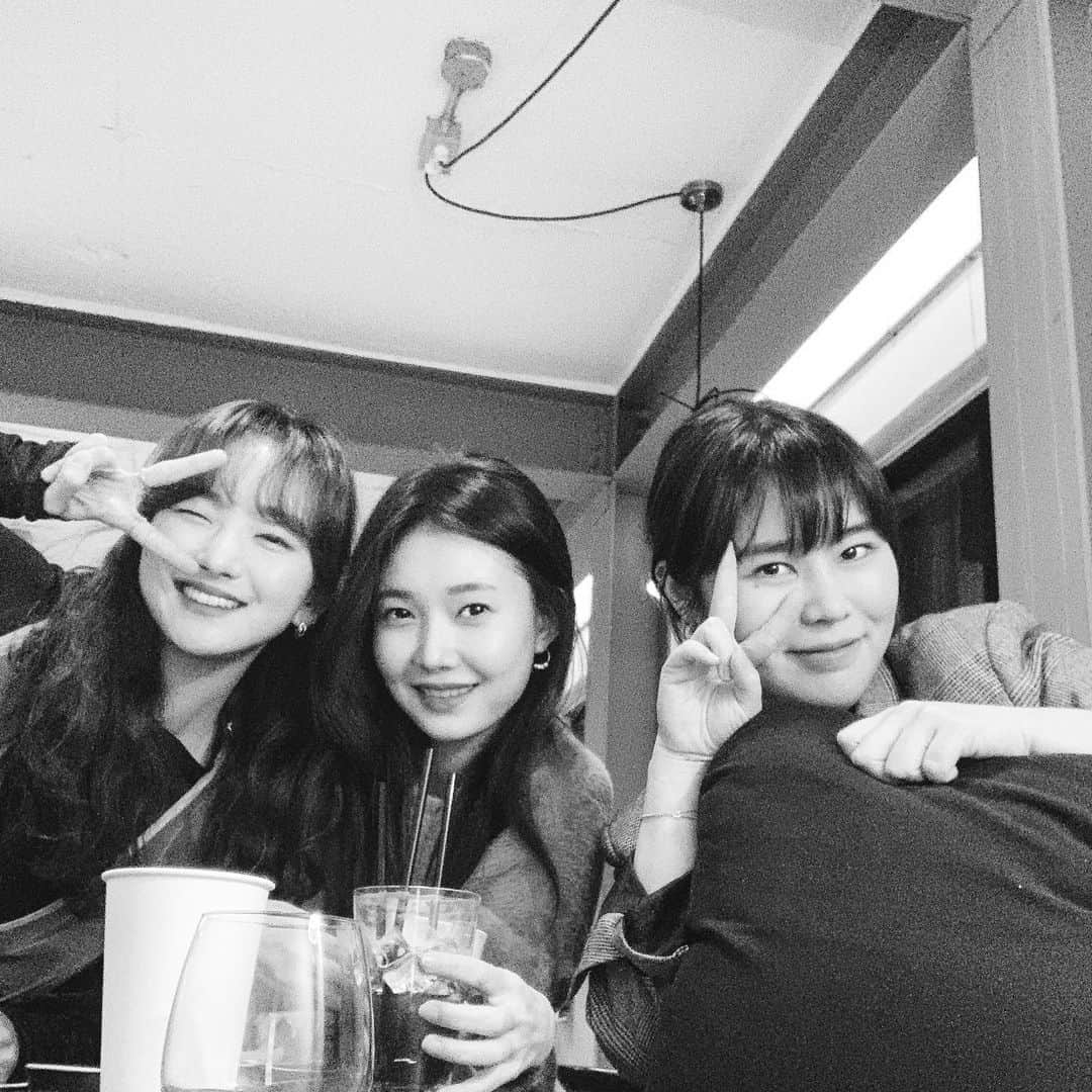 ウォン・ジナのインスタグラム：「러블리그대들🖤🤍🖤」