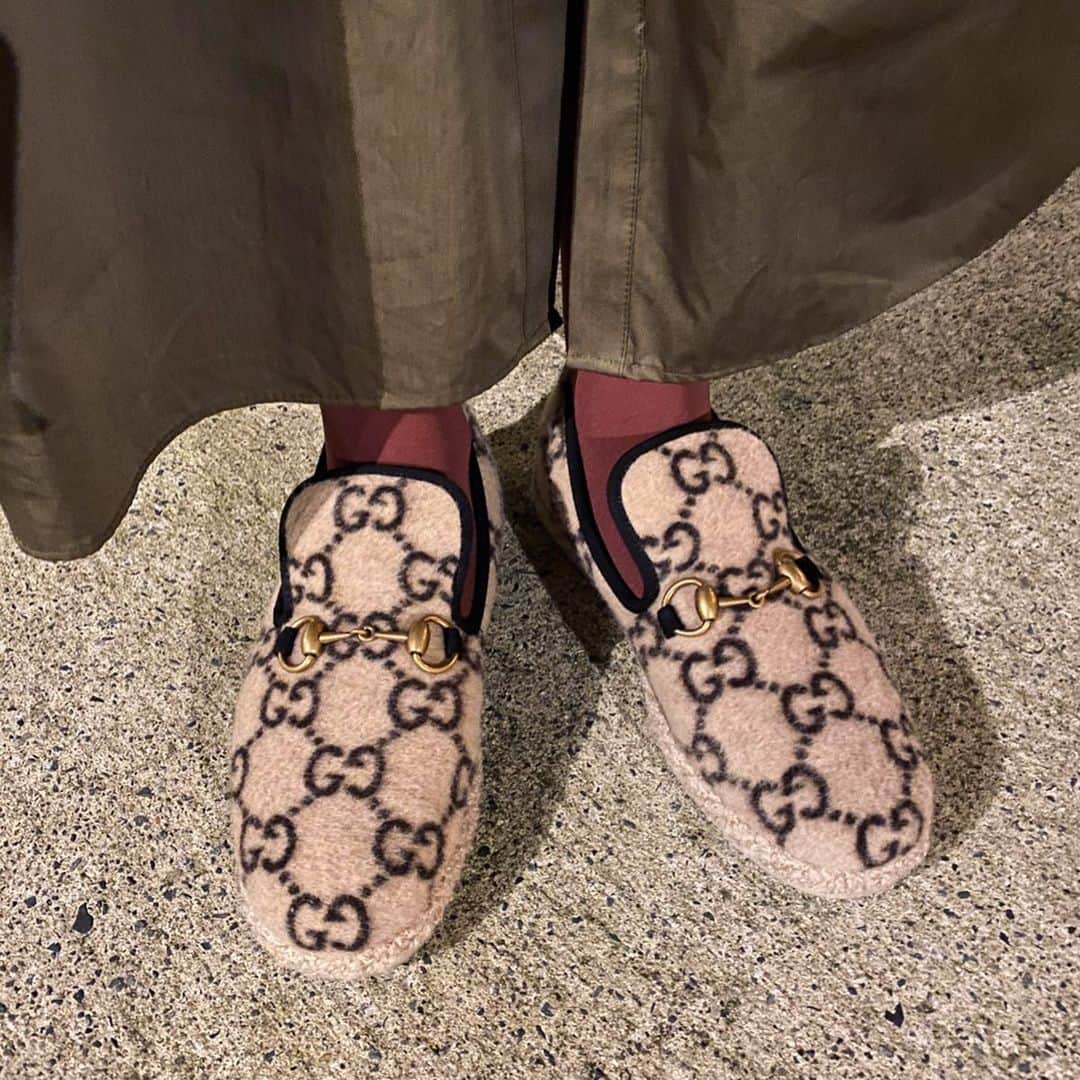 夏焼雅さんのインスタグラム写真 - (夏焼雅Instagram)「かわいいお靴👢  #みやフク  @gucci」1月3日 22時10分 - miyaaa0825