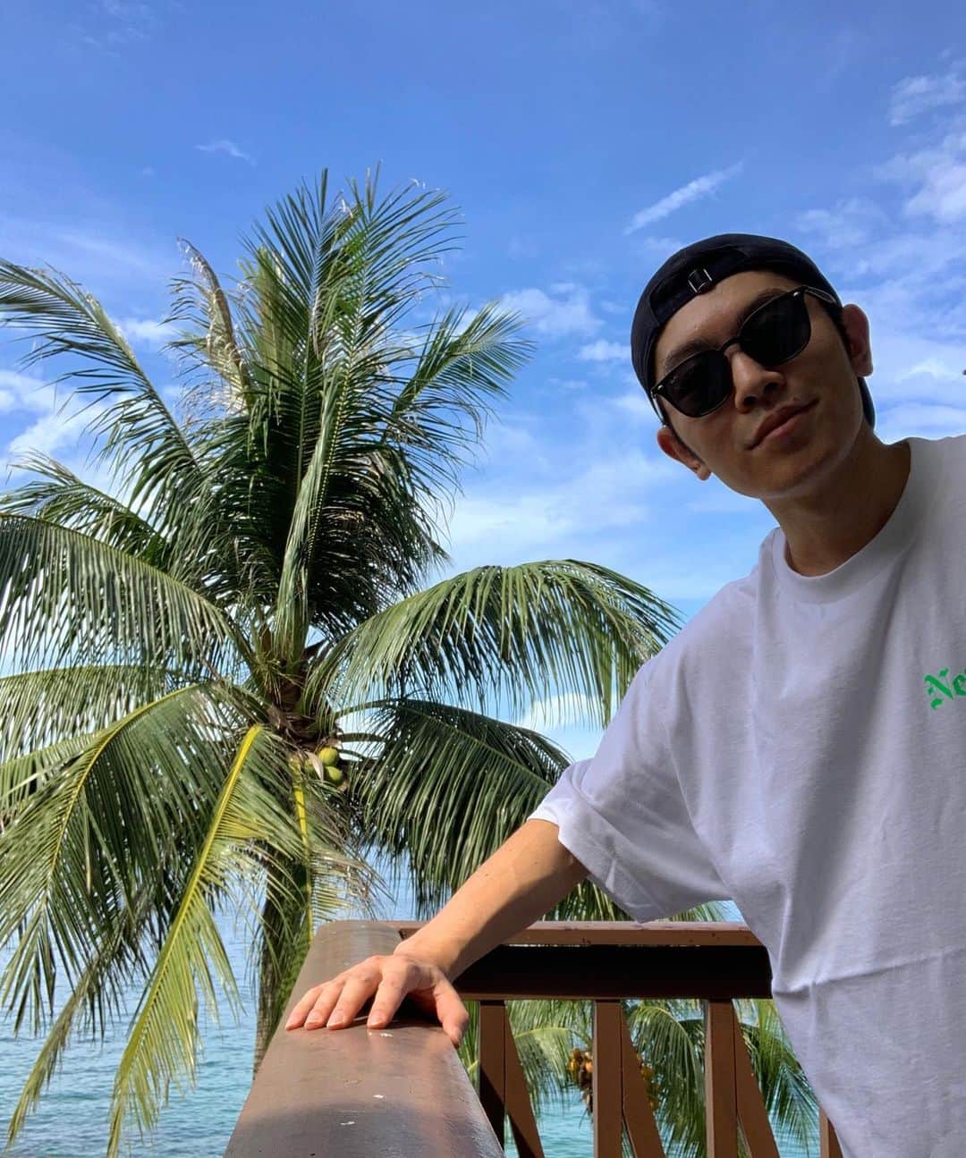 のインスタグラム：「明けましておめでとう御座います🎍本年も宜しくお願いします。久々に年末年始を海外で過ごしてます。そのせいか2020年の実感があまりないですが、遂に来ましたね！良い年にしましょう✌🏻」