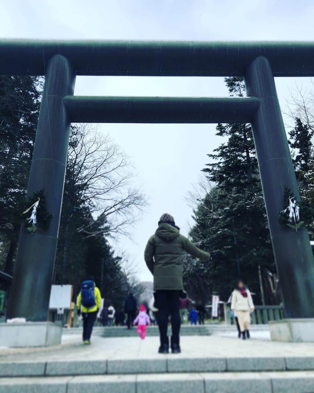 金子千尋さんのインスタグラム写真 - (金子千尋Instagram)「🎍謹賀新年🎍 ． 2020年が明けました！ 先のことを考えつつも今しか出来ないことを精一杯やって、最後に笑っていれるようにガンバります❗️ 本年も宜しくお願いしまスー👉 ． #明けましておめでとうございまスー #本年も宜しくお願いしまスー」1月3日 14時26分 - kanekochihiro_official