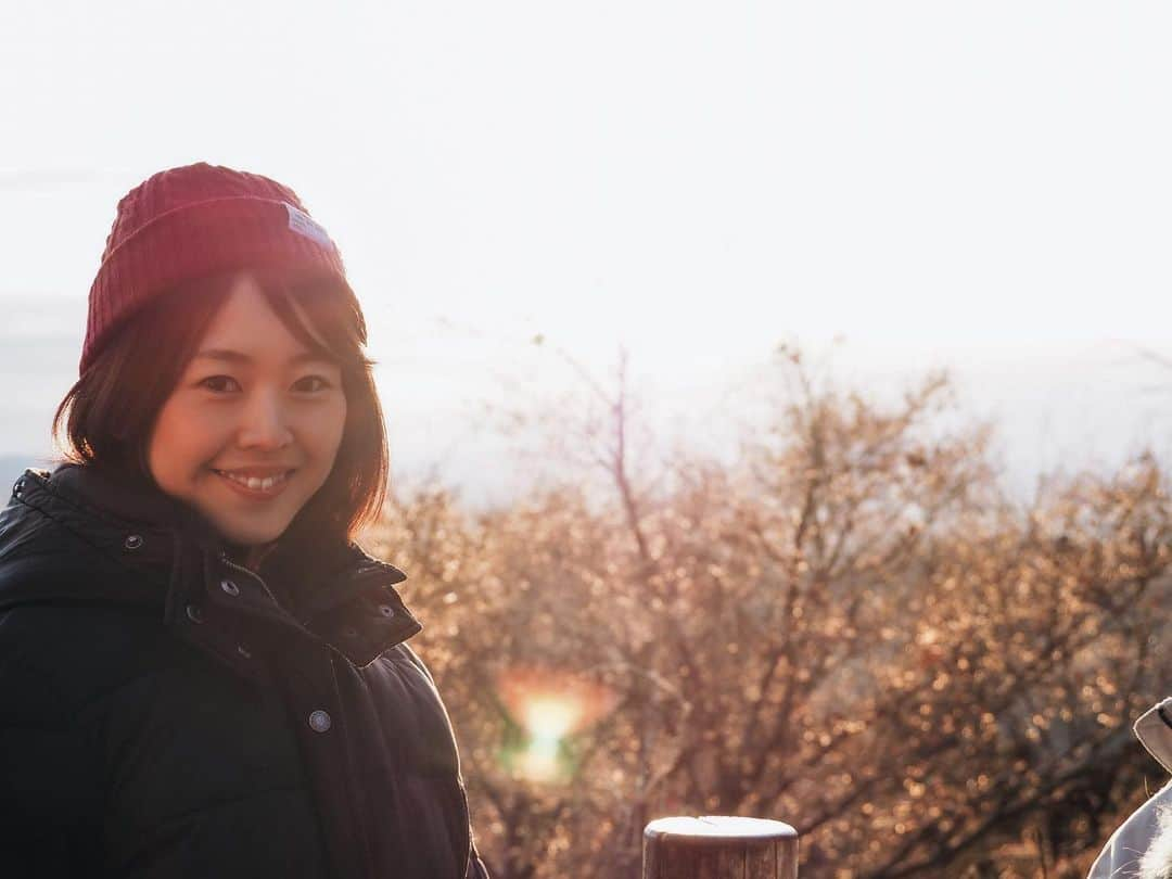 中西華菜さんのインスタグラム写真 - (中西華菜Instagram)「* Climbed Mt. Takao to look at first sunrise🌞 _ #年末年始は24時間運行だと思ってたら埼玉は普通に動いてなかった #予想外に埼玉から出られず諦めかける #始発で向かって走って登れば日の出に間に合うという兆し #一旦就寝　 #2時起床のはずが3時半に起きて再び諦めかける #気持ち奮い立たせて何とか向かう #人生初の初日の出を拝むことに成功 #晴れてたから富士山まで拝めた #今年はいい年になる予感しなしない #climbingmountains #sunrise #firstsunrise #初日の出 #2020 #高尾山」1月3日 14時59分 - kananakanishi