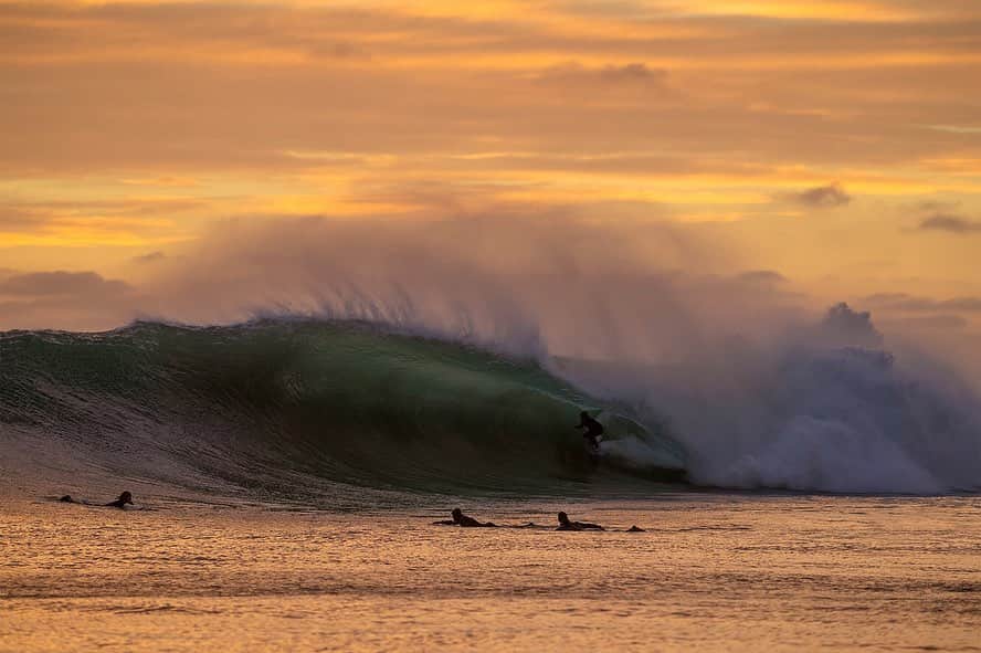 surflineさんのインスタグラム写真 - (surflineInstagram)「Looking back at the ten best swells of 2019: From Pipeline, to Alabama, Japan to Indo, it was a fine year for surf. Scope the carousel above for a glimpse — and hit the link in bio for the full gallery and story.」1月3日 14時59分 - surfline