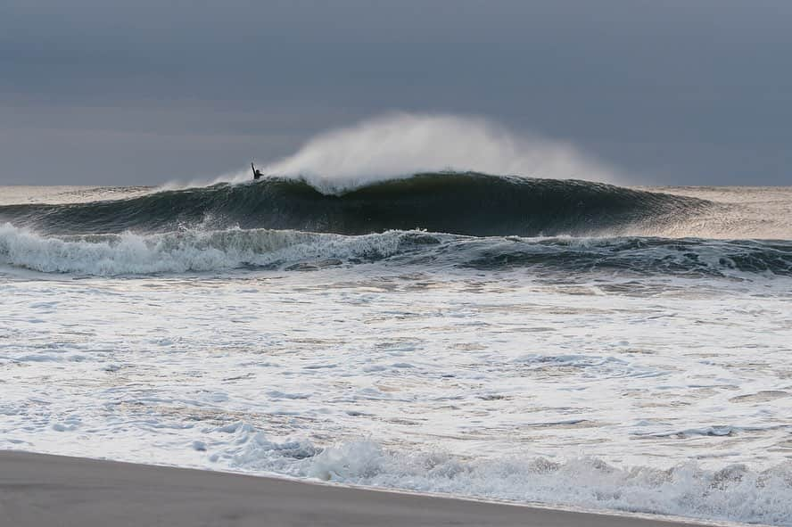 surflineさんのインスタグラム写真 - (surflineInstagram)「Looking back at the ten best swells of 2019: From Pipeline, to Alabama, Japan to Indo, it was a fine year for surf. Scope the carousel above for a glimpse — and hit the link in bio for the full gallery and story.」1月3日 14時59分 - surfline