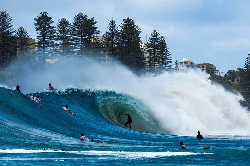 surflineさんのインスタグラム写真 - (surflineInstagram)「Looking back at the ten best swells of 2019: From Pipeline, to Alabama, Japan to Indo, it was a fine year for surf. Scope the carousel above for a glimpse — and hit the link in bio for the full gallery and story.」1月3日 14時59分 - surfline
