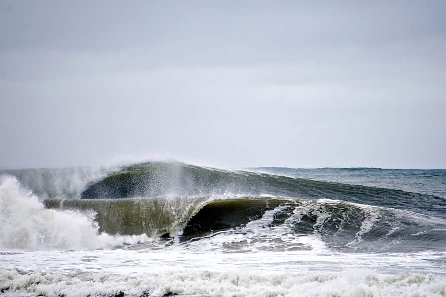 surflineさんのインスタグラム写真 - (surflineInstagram)「Looking back at the ten best swells of 2019: From Pipeline, to Alabama, Japan to Indo, it was a fine year for surf. Scope the carousel above for a glimpse — and hit the link in bio for the full gallery and story.」1月3日 14時59分 - surfline