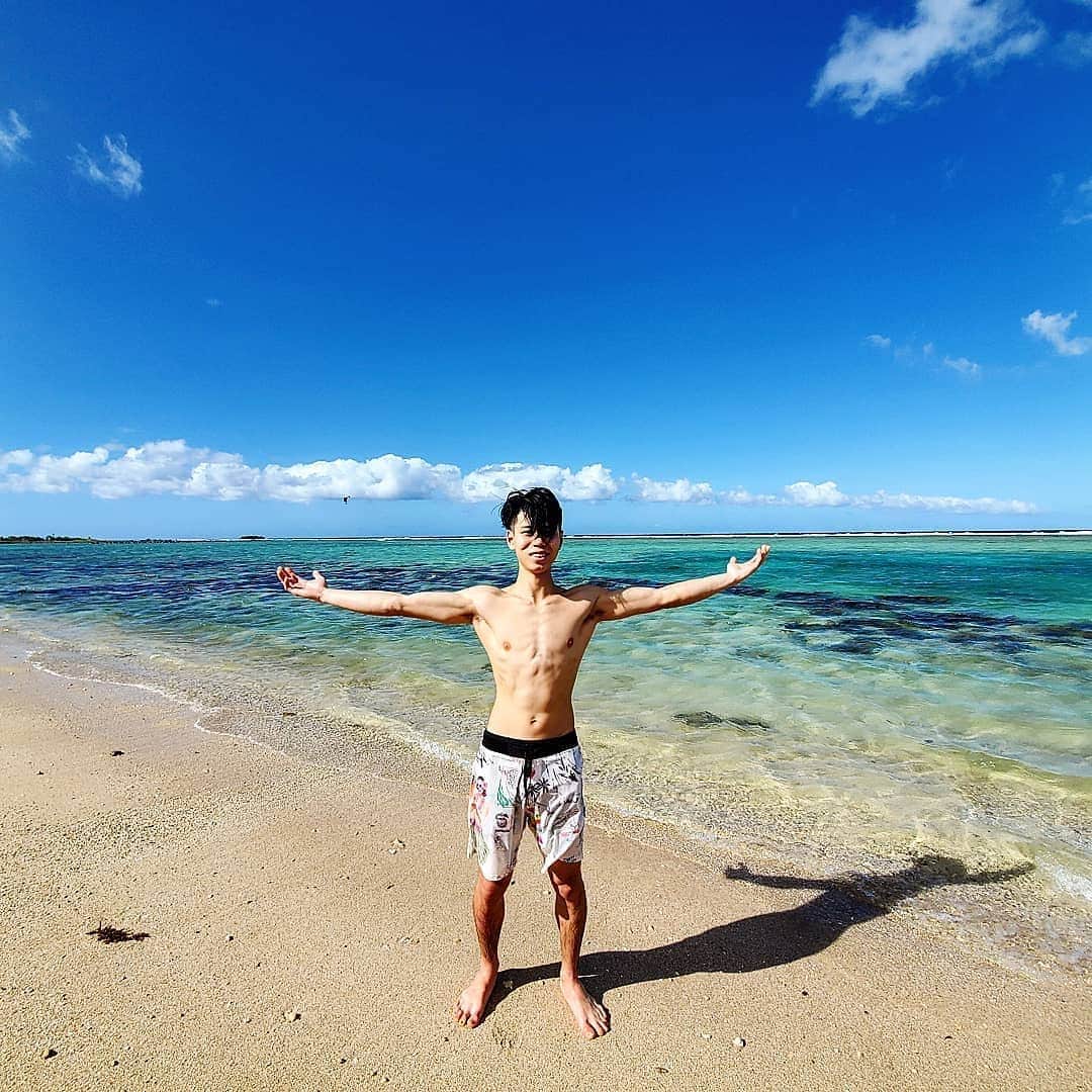 原田海さんのインスタグラム写真 - (原田海Instagram)「💪💦→🏖️→🍨﻿ ﻿ #training #beach #icecream #guam #champion #championjp #CPFU」1月3日 15時31分 - kai_hrd