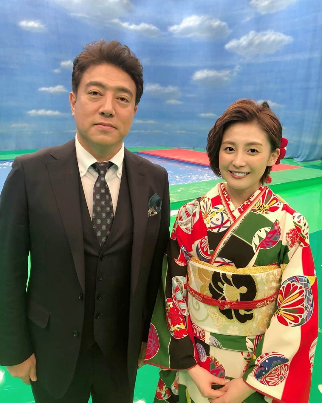 宮司愛海さんのインスタグラム写真 - (宮司愛海Instagram)「あけましておめでとうございます！ 新年のご挨拶が遅くなりました💦 今年の元日は爆笑ヒットパレードで初笑い。いい年になることを確信しました！ わたしの三が日はひたすらに寝て過ごすまさに「寝正月」でしたが皆さんは何かしましたか？(^^) 2020年、みなさまにとって健やかな、素敵な一年になりますように☺︎ 今年もよろしくお願いします。 . #爆笑ヒットパレード #ゲームコーナー担当  #佐野さん #あの写真で笑わない佐野さん #若干笑ってるような」1月3日 16時26分 - manami_miyaji