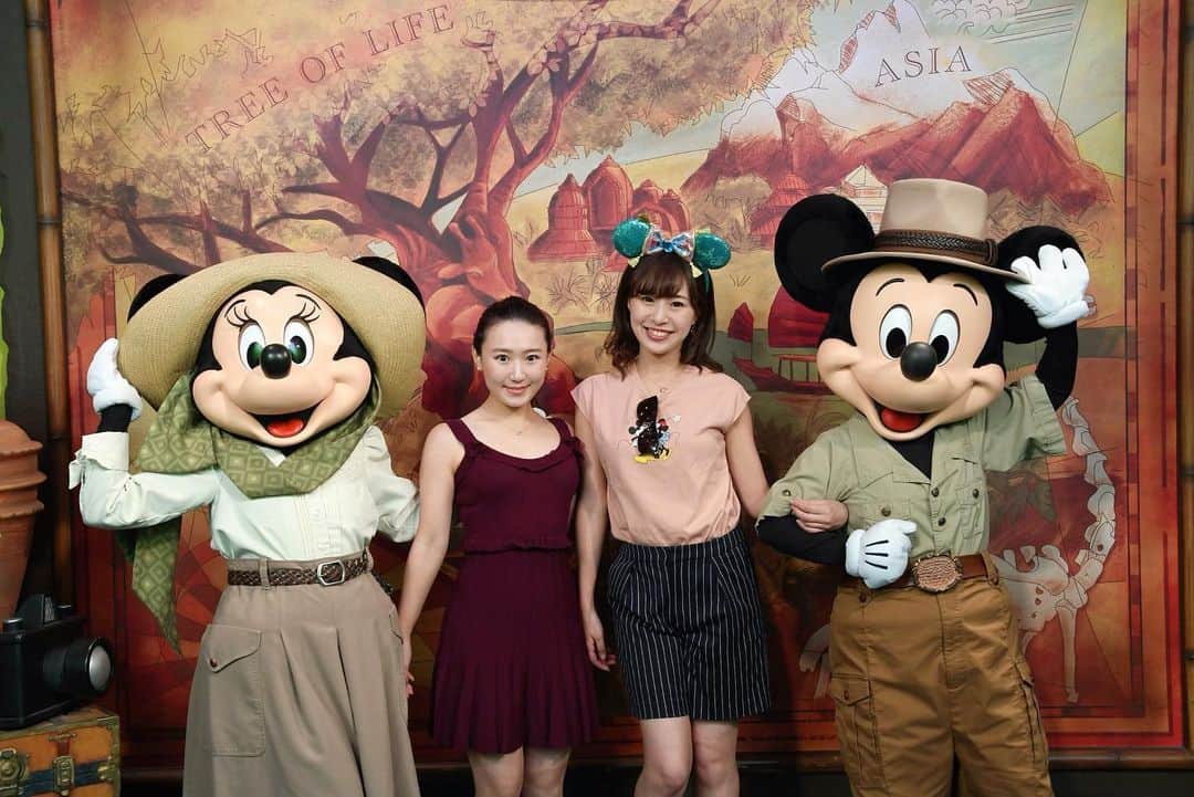 肥田佳菜子のインスタグラム：「4日目はアニマルキングダムとエプコットへ🦒🌏 #ディズニー #disney #ディズニーワールド #wdw #wdwresort #disneyworld #フロリダディズニー #海外ディズニー #アニマルキングダム #animalkingdom #エプコット #epcot #ライオンキング #ショーパレ #リフレクションオブアース #花火」
