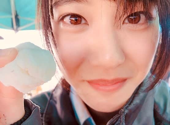 山崎紘菜さんのインスタグラム写真 - (山崎紘菜Instagram)「🍊 仕事始め！ 現場で餅つきしました。 わーい🙌」1月3日 16時50分 - hirona_yamazaki