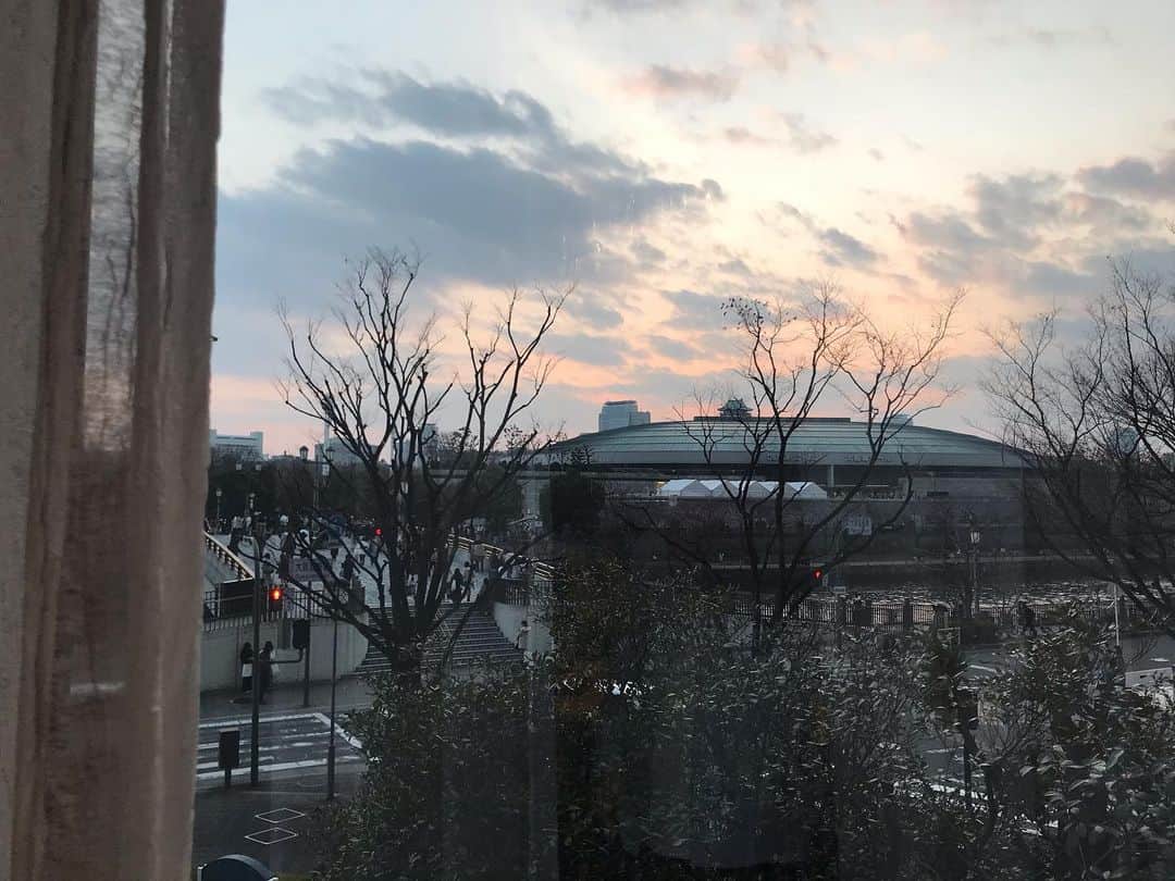 田村正和さんのインスタグラム写真 - (田村正和Instagram)「大阪城ホールが賑やかだ。  今日は何かな？」1月3日 16時50分 - masakazu.tamura
