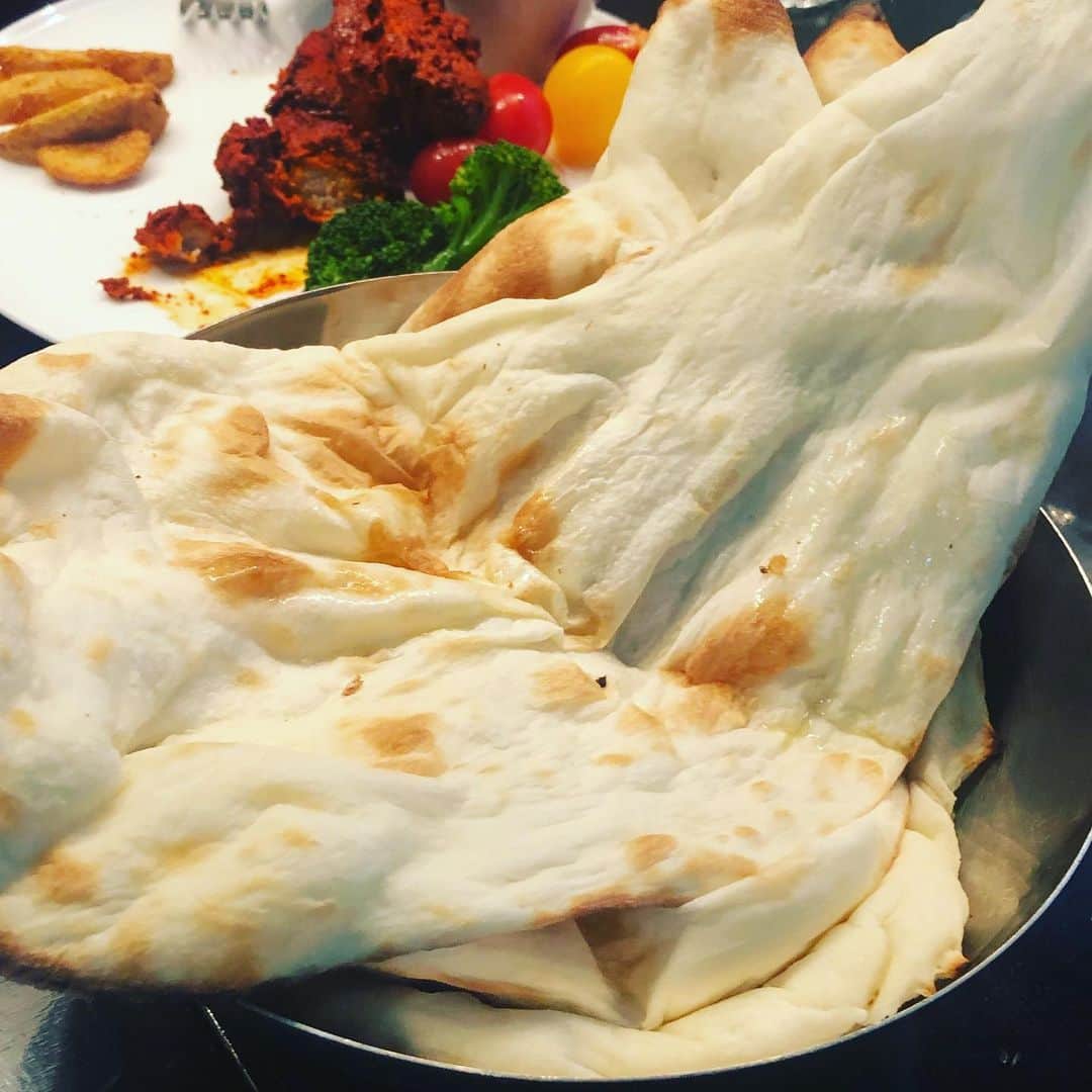 ひうらさとるのインスタグラム：「年末からエスニック料理が食べたかったのよね。 なぜかネ…。 #ニルヴァーナニューヨーク  #タメ旅sp」