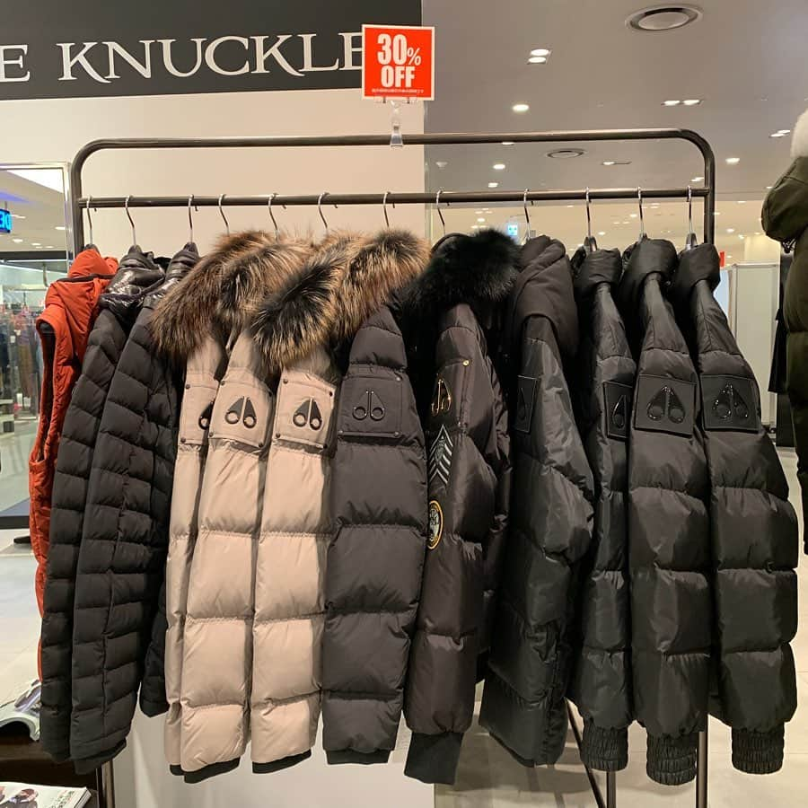 HANKYU.MODEさんのインスタグラム写真 - (HANKYU.MODEInstagram)「MOOSE KNUCKLES POP UP STORE Until 1/9 At 3F Event Space1 詳しくはプロフィールURLをチェック！ #Hankyu #HANKYUMODE #umedahankyu #阪急うめだ本店 #うめだ阪急 #阪急百貨店 #osaka #umeda #mode #MOOSEKNUCKLES #ムースナックルズ #カナダ発 #プレミアムアウター」1月3日 17時00分 - hankyumode