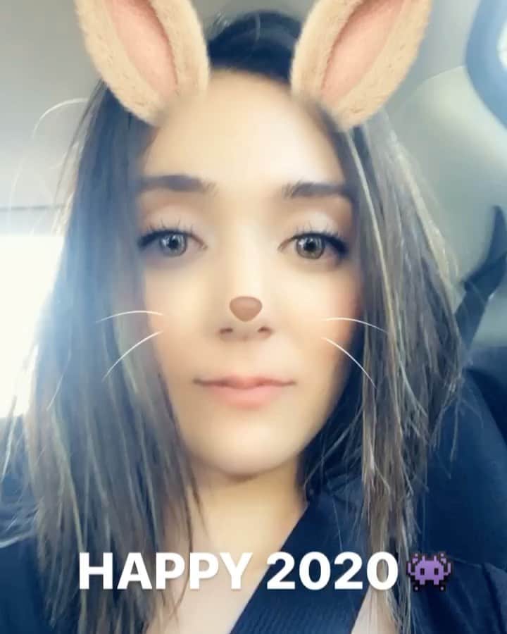 のインスタグラム：「HAPPY 2020🧞‍♂️🎊🎉🐭 皆様明けましておめでとうございます。 去年はたーーくさんお世話になりました🙇‍♀️ 今年もどうぞよろしくお願いいたします！ Next event: 1/9(Thu) Shibuya The Room 19:30〜1/10(Fri) Ebisu What the Dickens 21:00〜 See you soon💋❤️」