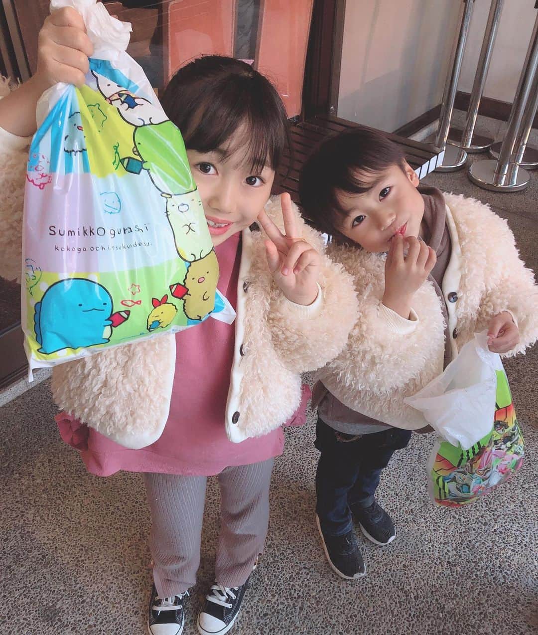 かなのインスタグラム：「． 明けましておめでとうございます🎍✨ 今年もよろしくお願いします💓 ． 今年は早めに初詣行けた😍⛩ ． ． #2020#お正月#初詣」