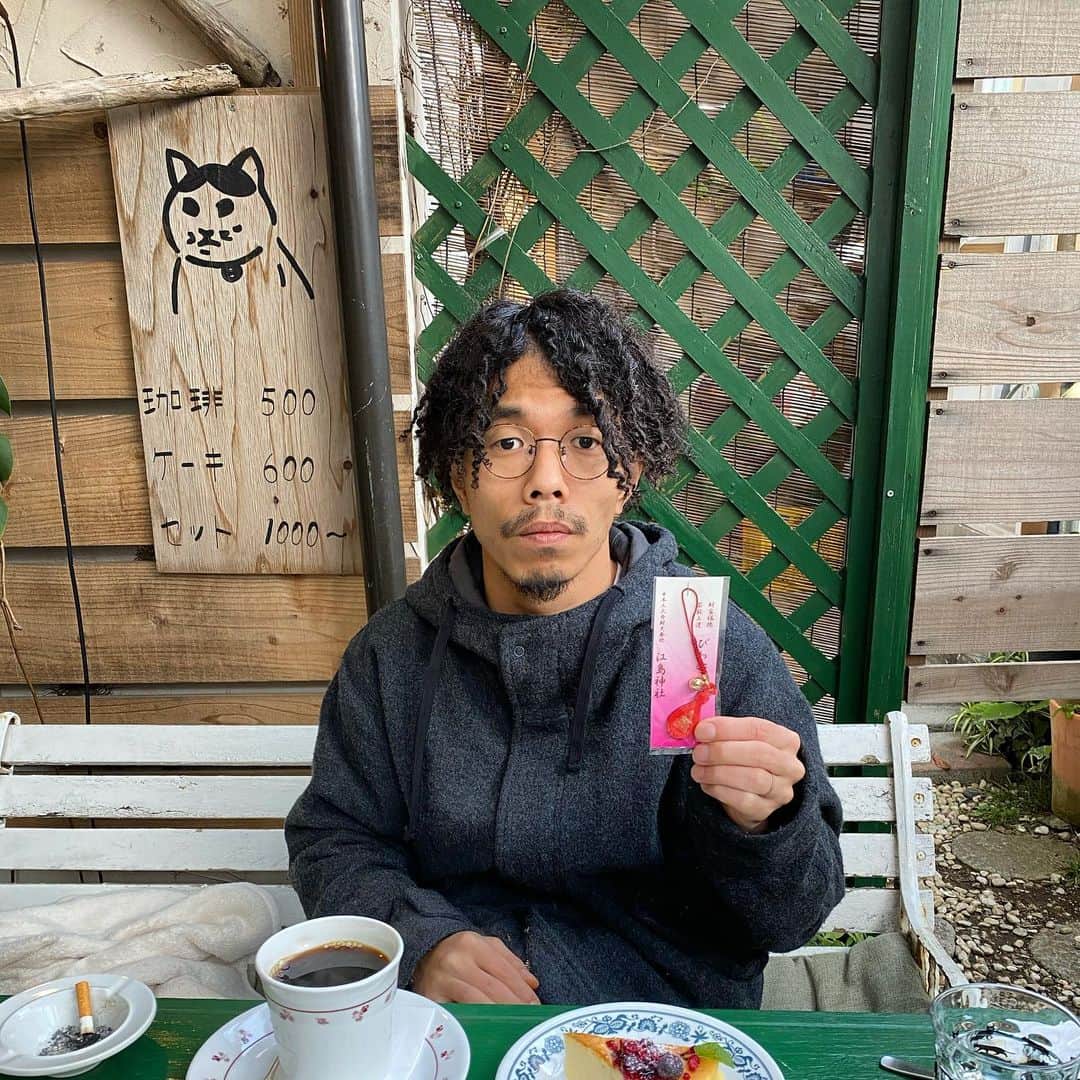 モリシーのインスタグラム：「謹賀新年。 今年も妻と江ノ島神社の弁天様へ。 2020年もよろしくお願いします！ #awesomecityclub #モリシー」