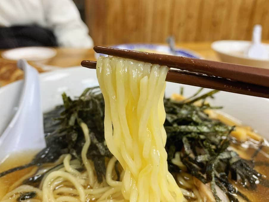 SUSURUさんのインスタグラム写真 - (SUSURUInstagram)「らーめん 太陽@江古田 のりラーメン、半チャーハン、ミニ餃子5個 江古田の街中華。 高円寺の太陽はこちらの支店にあたるようです。 麺量少し多め。スープは煮干しの旨味たっぷりで美味しい😍 半チャーハンはネギの食感を生かした爽やかタイプ。ラーメンスープと合わせて食べると美味しいです🍥 餃子も中身たっぷりで満足度も高め。 安くてボリュームたっぷり、最高！ #susuru_tv #プライベート #らーめん太陽 #江古田 #東京 #のりらーめん #半チャーハン #ミニ餃子 #うまい  #ラーメン #らーめん #ramen #ラーメン部 #ramennoodles #毎日ラーメン生活 #麺スタグラム #japaneseramen #japanramen #foodstagram #foodie #noodles #instanoodle #instaramen #instafood #susururecommended #街中華 #江古田ラーメン #東京ラーメン」1月3日 19時33分 - susuru_tv