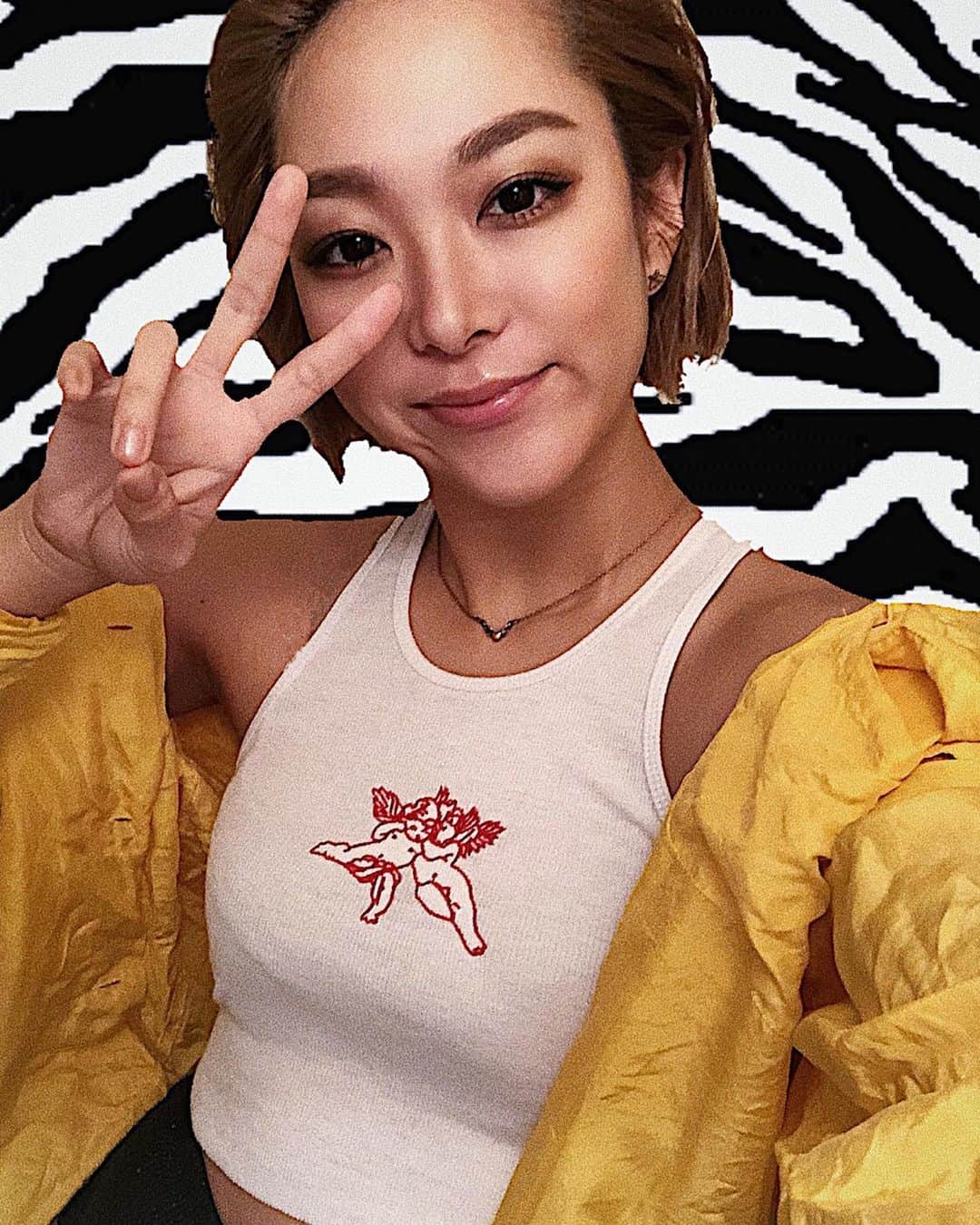 Yup’inのインスタグラム：「@twilight_apparelshop から可愛いトップスが届いた👼🏻❤️ プチプラで、他にもコスメやメンズアクセ等、豊富な種類のインポートアイテムが揃っているので、私も衣装でもお世話になります！ アカウントに飛んでwebshopをチェックしてみてね✔️✔️ #twilightapparelshop #importfashion #importitem #angel #tops #tanktop」