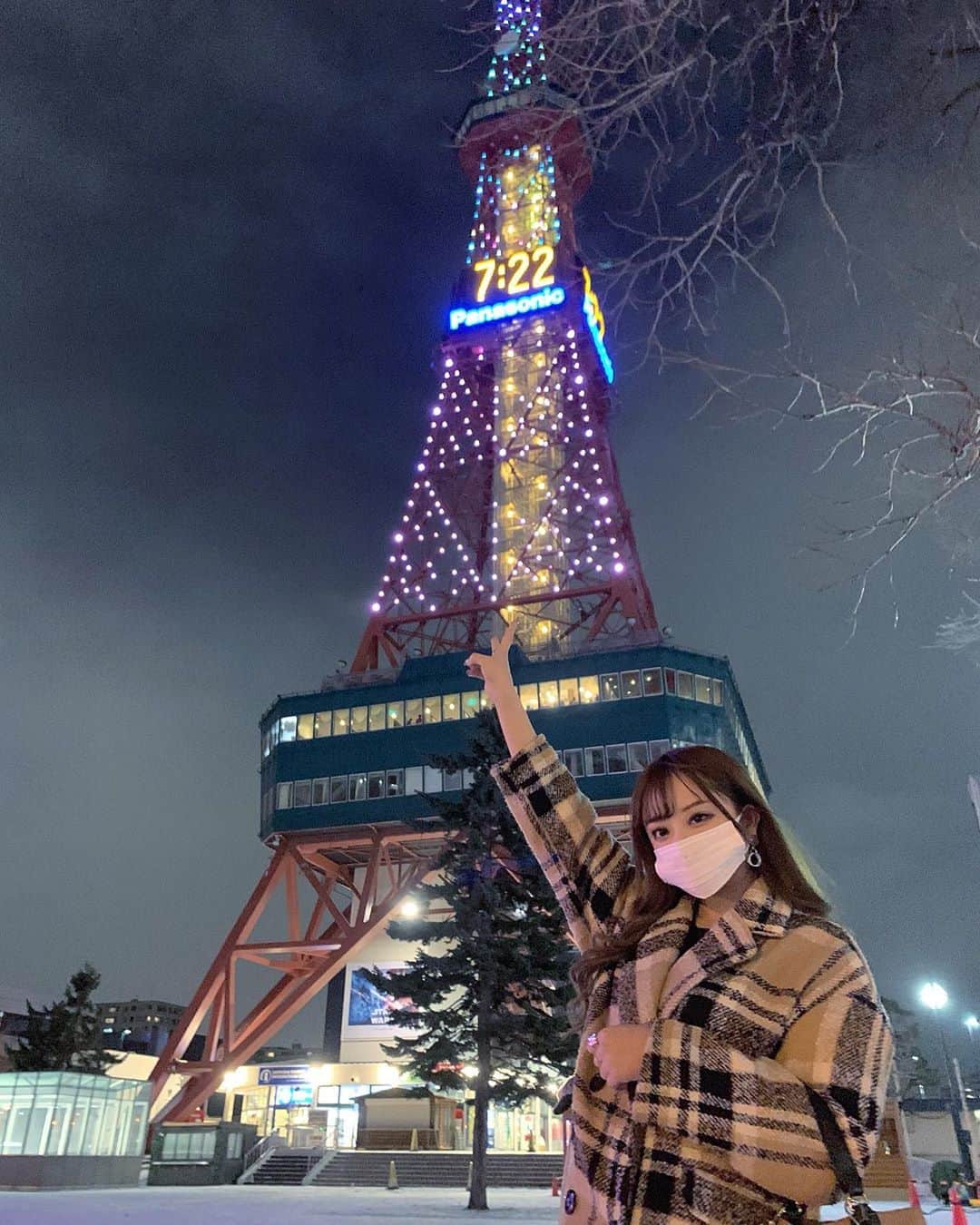 おもてちゃんのインスタグラム：「. ポップアップストア札幌 1日目 ありがとうございました😙 . 明日もテレビ塔2階でお待ちしております！ メンズ・レディース両方の福袋がまだ残っているので是非︎☺︎ #m_mignon」