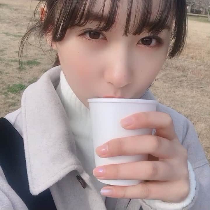 963のインスタグラム：「初詣行ってきたっ！！！ おみくじは吉やったけど、内容はいい感じやったけん嬉し〜🐙 甘酒最高〜〜〜〜🥺🥺 れーゆる」