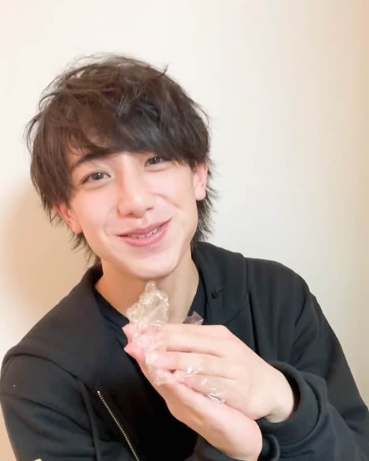小西詠斗のインスタグラム：「今年もよろしくね！😃 口がどんどん大きくなってきてる気がします！」