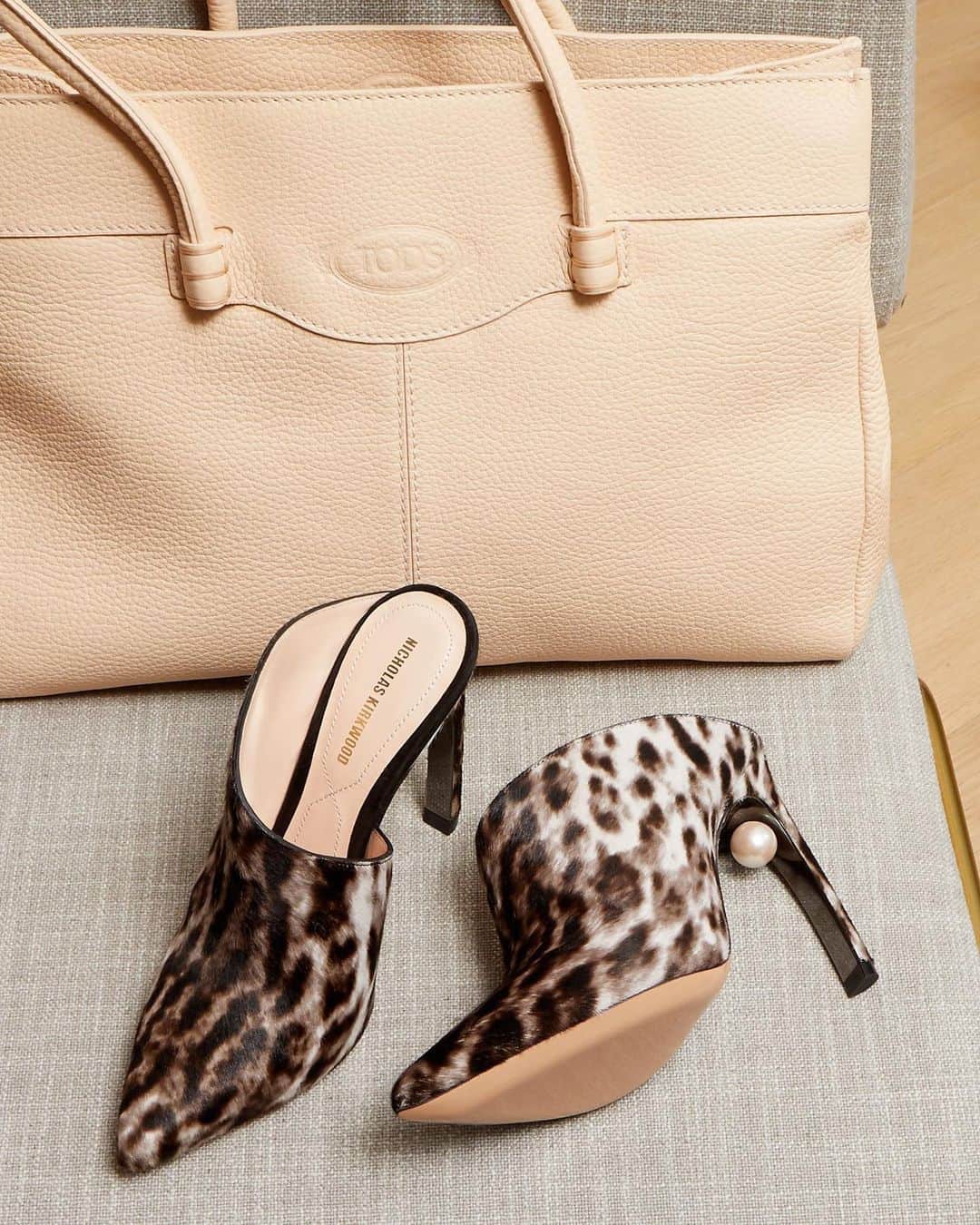 のインスタグラム：「Embrace your wild side in @nicholaskirkwood's faux pearl-embellished leopard-print calf hair mules #THEOUTNET  Shop all your favorite #NicholasKirkwood looks, just visit #linkinbio 👆」