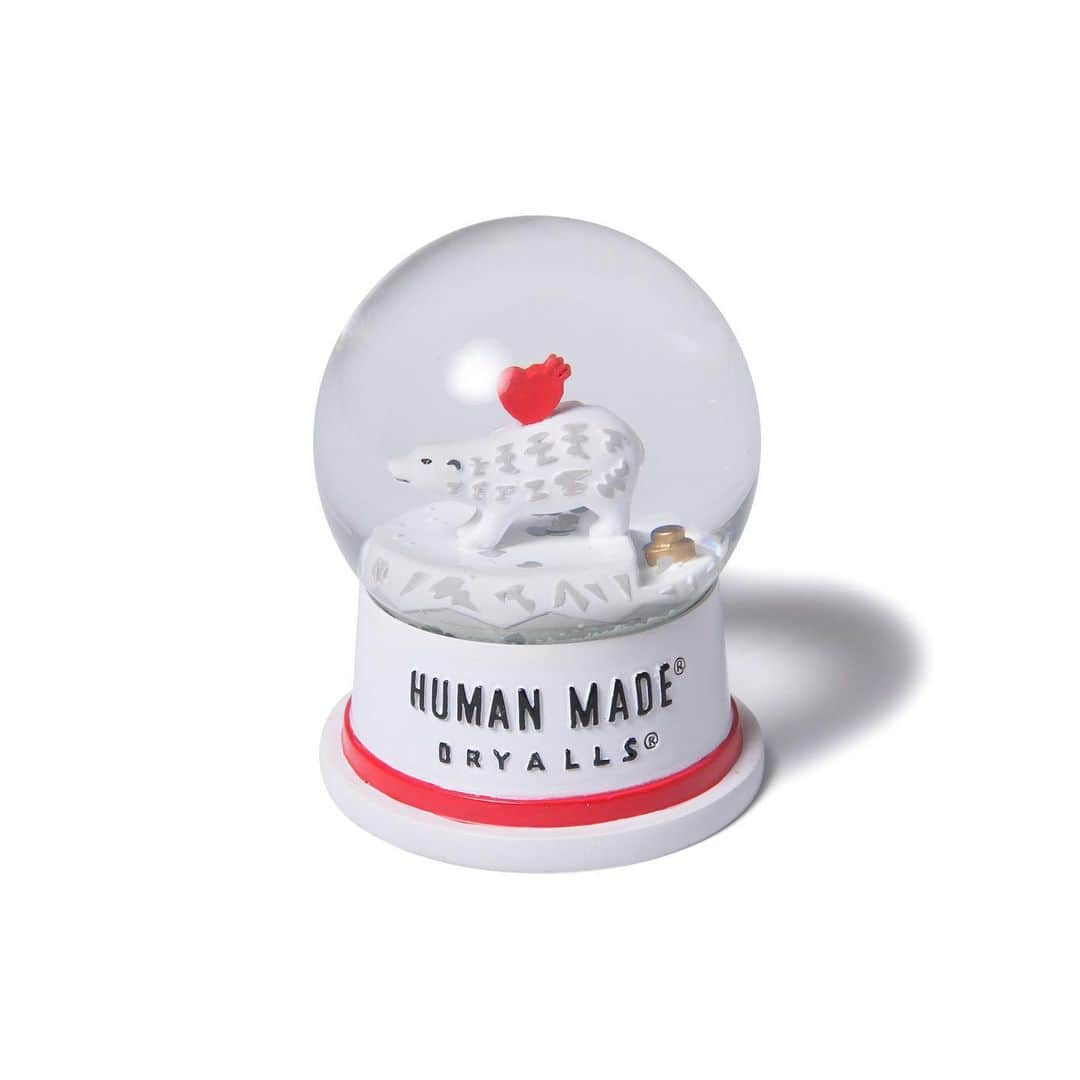 HUMAN MADEさんのインスタグラム写真 - (HUMAN MADEInstagram)「"POLAR BEAR SNOW DOME" now available in store and online. www.humanmade.jp﻿ ﻿ ハートを背負ったシロクマが特徴のスノードームです。ケースを振ると雪の結晶やシルバーのハートが煌びやかに舞い散ります。﻿ Snow globe featuring a polar bear with silver hearts and snowflakes. ﻿ ﻿ 2020年1月1日（水）より、2020春夏SEASON19のデリバリーがスタートしました。﻿ HUMAN MADE® SS20 first delivery now online and in store. www.humanmade.jp international shipping available.」1月3日 20時26分 - humanmade