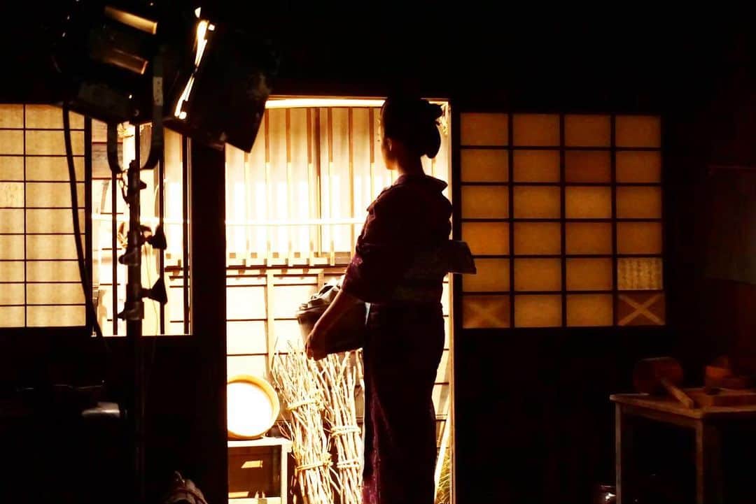山本美月さんのインスタグラム写真 - (山本美月Instagram)「この後、よる９時から、 NHK総合・BS4K 正月時代劇「そろばん侍 風の市兵衛SP〜天空の鷹〜」 が放送です。  是非みてください。」1月3日 20時36分 - mizuki_yamamoto_official