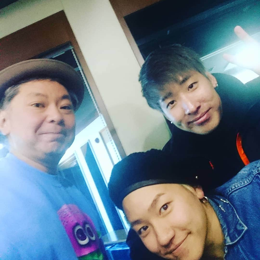 鈴木おさむさんのインスタグラム写真 - (鈴木おさむInstagram)「本日、ラジオ、生放送」1月3日 20時45分 - osamuchan_suzuki