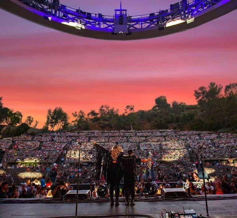 The GRAMMYsさんのインスタグラム写真 - (The GRAMMYsInstagram)「Meet @werainne, 👋  the #LA dark pop duo who are on a meteoric rise. From the start of their journey at #GRAMMYCamp to #GRAMMYU, and opening the iconic @HollywoodBowl for some of music's biggest stars for the event that raised over $450k for @MusiCares, the singer/songwriter and saxophone/engineer team are just getting started. 💥 Get to know this duo by viewing our story.」1月4日 6時21分 - recordingacademy