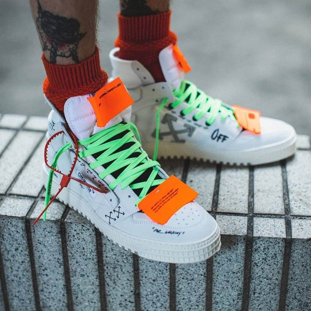 OFF-WHITE C/O VIRGIL ABLOHさんのインスタグラム写真 - (OFF-WHITE C/O VIRGIL ABLOHInstagram)「Off-White™ off court 3.0 graffiti sneakers via @hbx」1月4日 7時00分 - off____white