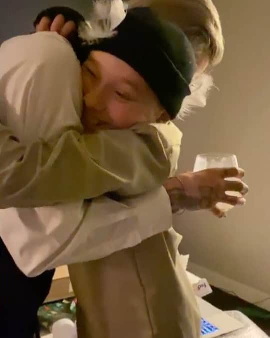 Ghastlyのインスタグラム：「My nephew has been wanting to produce music so I got him his first laptop with ableton, his reaction says it all」
