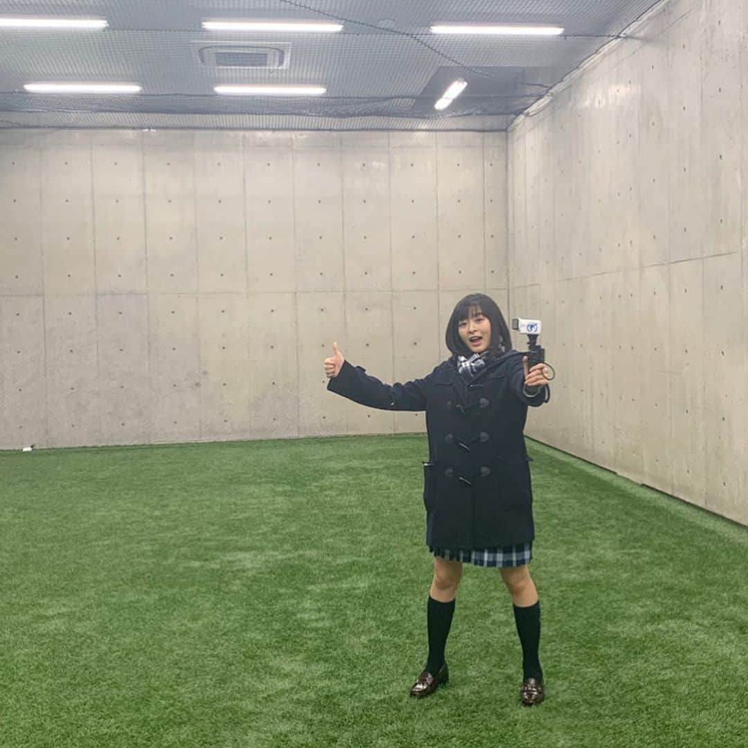 森七菜さんのインスタグラム写真 - (森七菜Instagram)「高校サッカー3回戦。 森七菜、昨年選手権を観戦した等々力陸上競技場に応援マネージャーとして戻ってきましたー✨✨前回はこの柵の外から写真を撮ったのだけど、今回は関係者しか入れない中から‼️感慨深い。。﻿ ﻿ 今日の「森七菜の高校サッカー魂」25:45〜放送です⚽️ "ナナいろカメラ"のコーナーでは、新潟代表・帝京長岡高校の晴山岬選手と佐藤元紀選手を取材させていただきました📹﻿ ぜひご覧くださーい😊﻿ ﻿ #全国高校サッカー選手権大会 #応援マネージャー #森七菜の高校サッカー魂 #準々決勝も応援頑張ります！」1月3日 23時02分 - morinana_official