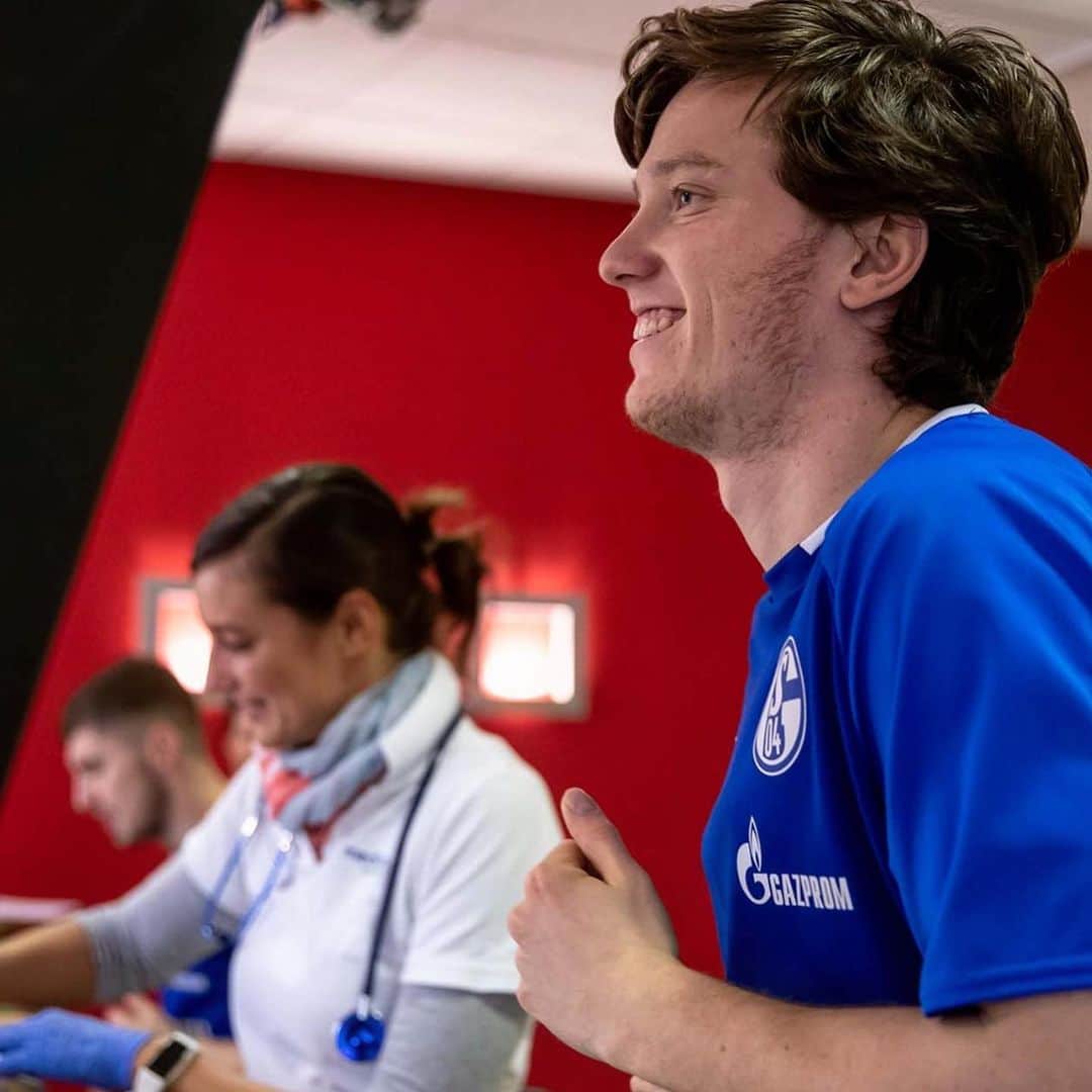 シャルケ04さんのインスタグラム写真 - (シャルケ04Instagram)「Let‘s get it started 🤗 . . #S04 #Schalke #Knappen #Königsblau #Gregoritsch #Kenny #Nastasic #Schöpf @mgregerl @mnastasic_5 @jonjoekenny4 @alessandroschoepf」1月3日 23時06分 - s04