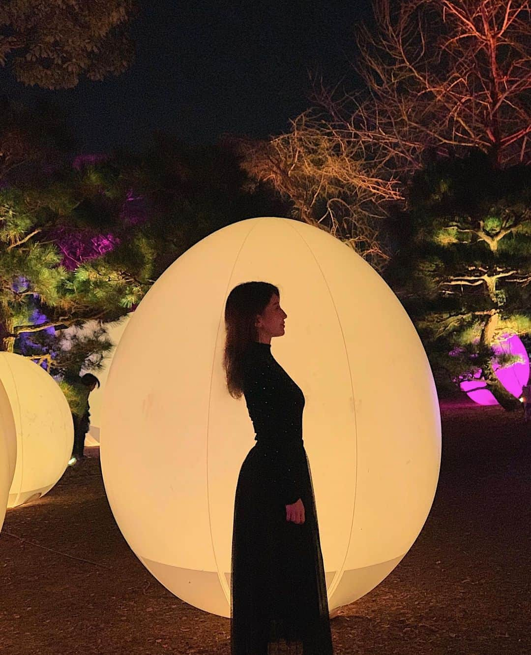 亜里沙さんのインスタグラム写真 - (亜里沙Instagram)「#teamLab : Digitized Fukuoka Castle Ruins🏯 台北から福岡に帰ってきて、今年も母と「チームラボ福岡城跡光の祭」を観に行きました。城跡と木々の背景に、石垣に照らされるデジタルアートは本当に綺麗。黒田官兵衛もびっくりやね😙 お正月に家族と過ごせて良かったです。 台北→福岡1時間40分で着いた💗 #teamlab #fukuokacastle #fukuoka #チームラボ #福岡城チームラボ城跡の光の祭 #福岡 #福岡城跡」1月3日 23時17分 - alisa_0302