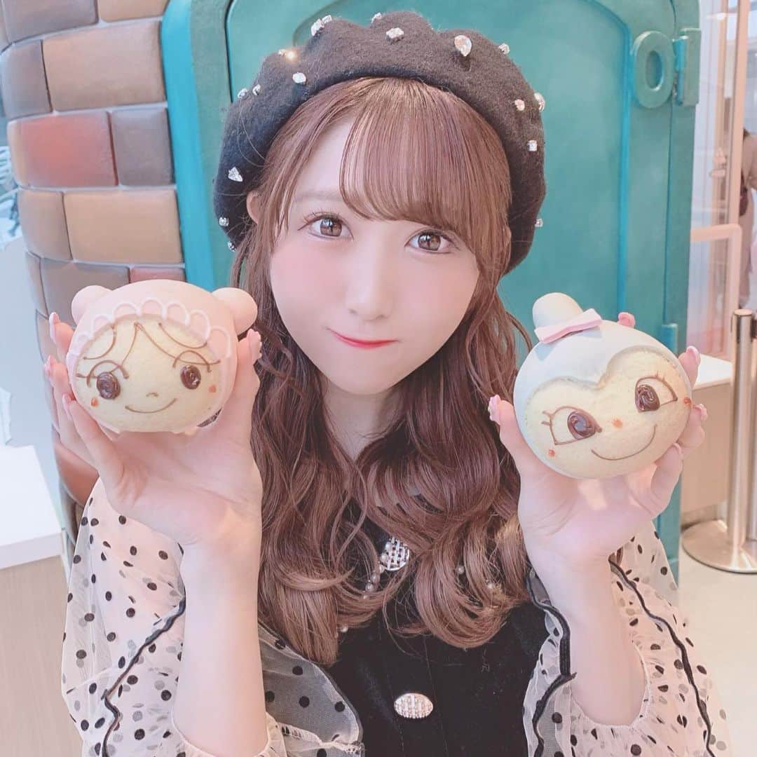 田口未彩のインスタグラム：「🎀 . . 推しのコキンちゃんとあかちゃんまん🐇💗 . . . #アンパンマン #アンパンマンミュージアム #コキンちゃん #あかちゃんまん #横浜 #横浜観光 #神奈川県 #量産型女子 #量産型コーデ #ベレー帽 #ディオールバッグ #ディオール #dior #ウェーブ巻き #ヘアアレンジ #ワンピース #ピンク加工」