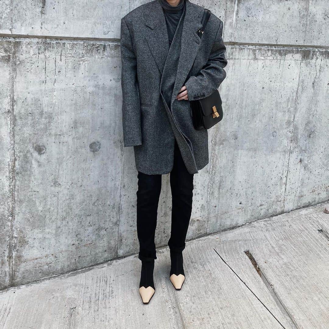 mixmatchisthekeyのインスタグラム：「Obsessed with oversized blazers」