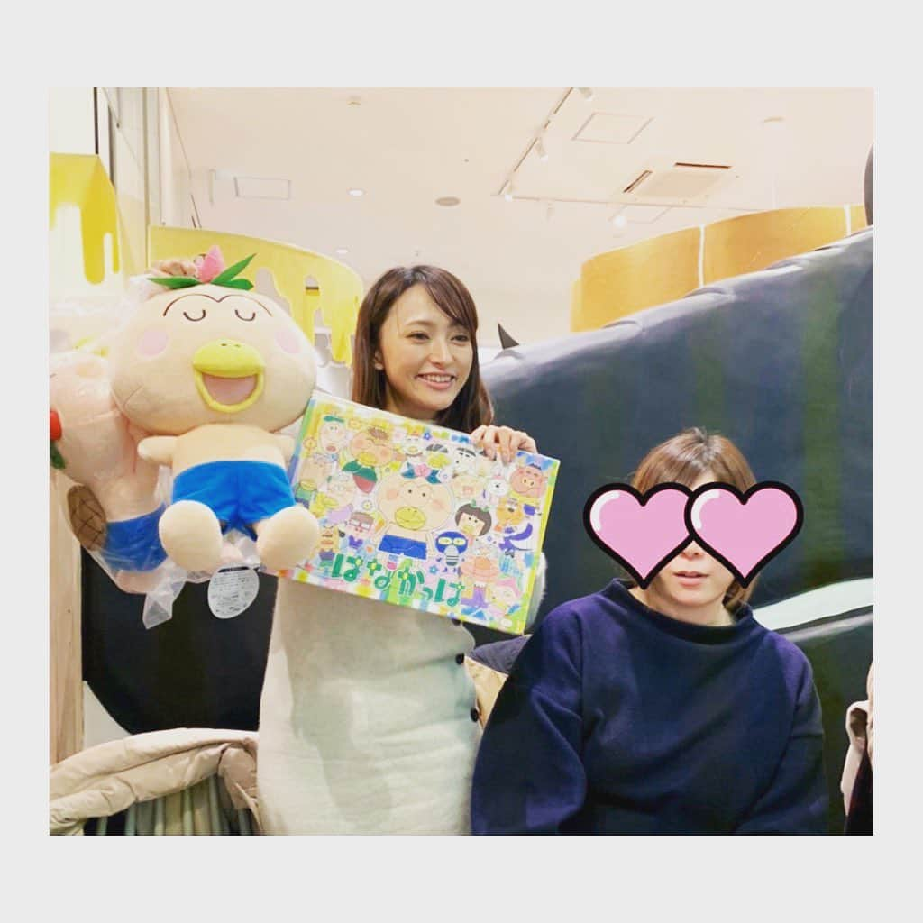 杜野まこさんのインスタグラム写真 - (杜野まこInstagram)「#高校時代 #バレー部 #同級生 #毎年集まる #チームワーク最高 #先輩 #久しぶりの再会 #15年ぶり ⁉︎😯 #笑いが止まらない 🤣　#私ひげ似合う ＊ ＊ #中学時代 #友達 #先生 #飲みにけーしょん #絶品ケーキ #バニラビーンズ #ここがベース ☺️ ＊ ＊ 応援してくれる。叱ってくれる。認めてくれる。受け入れてくれる。ずっと仲間でいてくれてる。私のままでいさせてくれる。真っ直ぐな気持ちで繋がってる。いつも変わらずにあったかい☆ #パワーチャージ完了  会えてよかった♡」1月4日 0時11分 - makomorino