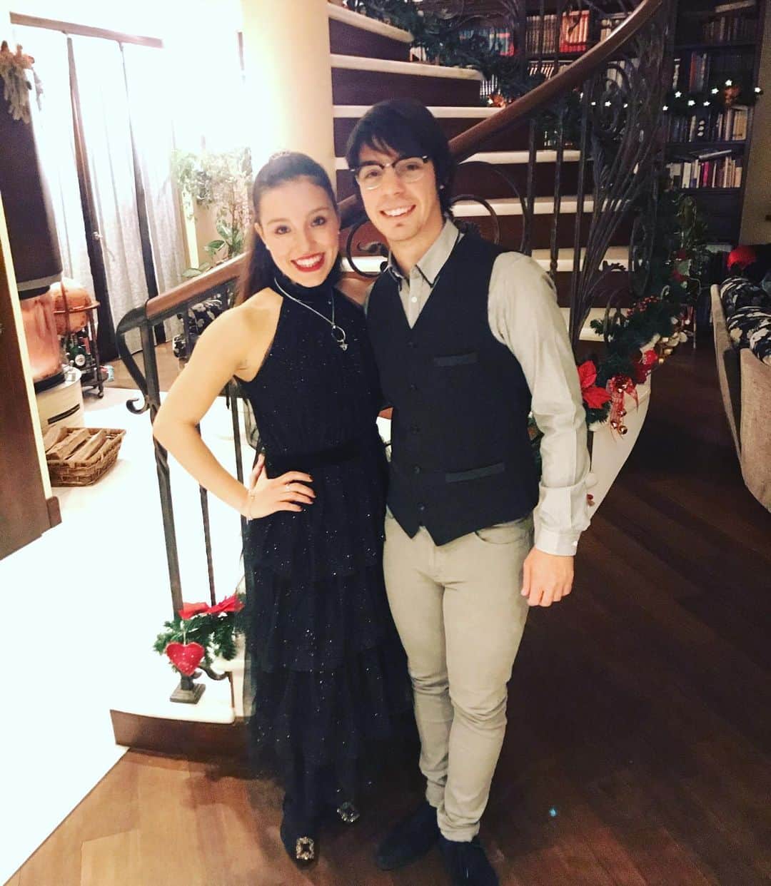 ジャダ・ルッソのインスタグラム：「🎆Capodanno 2020 💞  @simo_cervi ❤️ #love#smile#party#newyear#2020#jolombardidress#boardgames#dinner#music#fire#friends🥳」