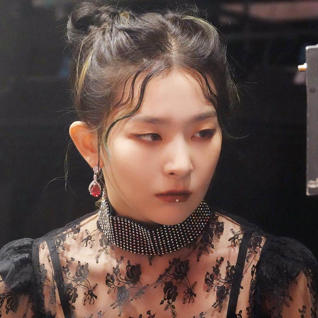 スルギさんのインスタグラム写真 - (スルギInstagram)「SEULGI - Psycho MV Filming ✨ #REDVELVET #레드벨벳 #SEULGI #슬기 #🐻」1月4日 0時15分 - kristiandawal29