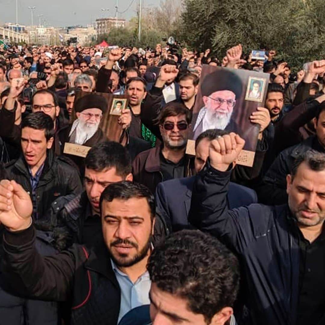 CNNさんのインスタグラム写真 - (CNNInstagram)「Thousands of people rallied in Tehran following a US airstrike that killed Qasem Soleimani, a top general and one of the most powerful men in Iran. Men, women and children carried images of the slain commander, many crying and others shaking their fists, shouting "Death to America" and "Revenge, revenge, revenge." Three days of national mourning has been declared in Iran, where Soleimani was revered as a national hero, and Supreme Leader Ayatollah Ali Khamenei has vowed "harsh revenge," according to a statement published on his official website. (📸: Salemi/AP)」1月4日 0時15分 - cnn