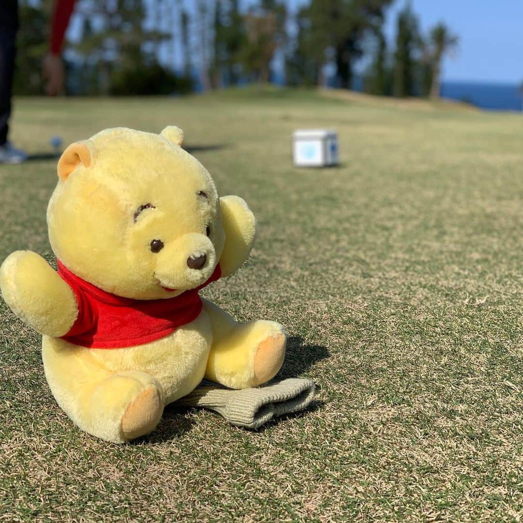 崎山一葉さんのインスタグラム写真 - (崎山一葉Instagram)「2020年⛳️初打ち。 2パーティー👯‍♀️👯‍♀️👯‍♀️👯‍♀️❣️ ・ ・ 温かくて心優しいメンバーで、ゴルフが更に好きになりました💗 ・ 束の間のoff✨ 貴重なお時間をありがとうございました♬  #okinawa #golf #pgm #grandeur  #すごく褒めてくれる仲間」1月4日 0時28分 - kazuha_sakiyama