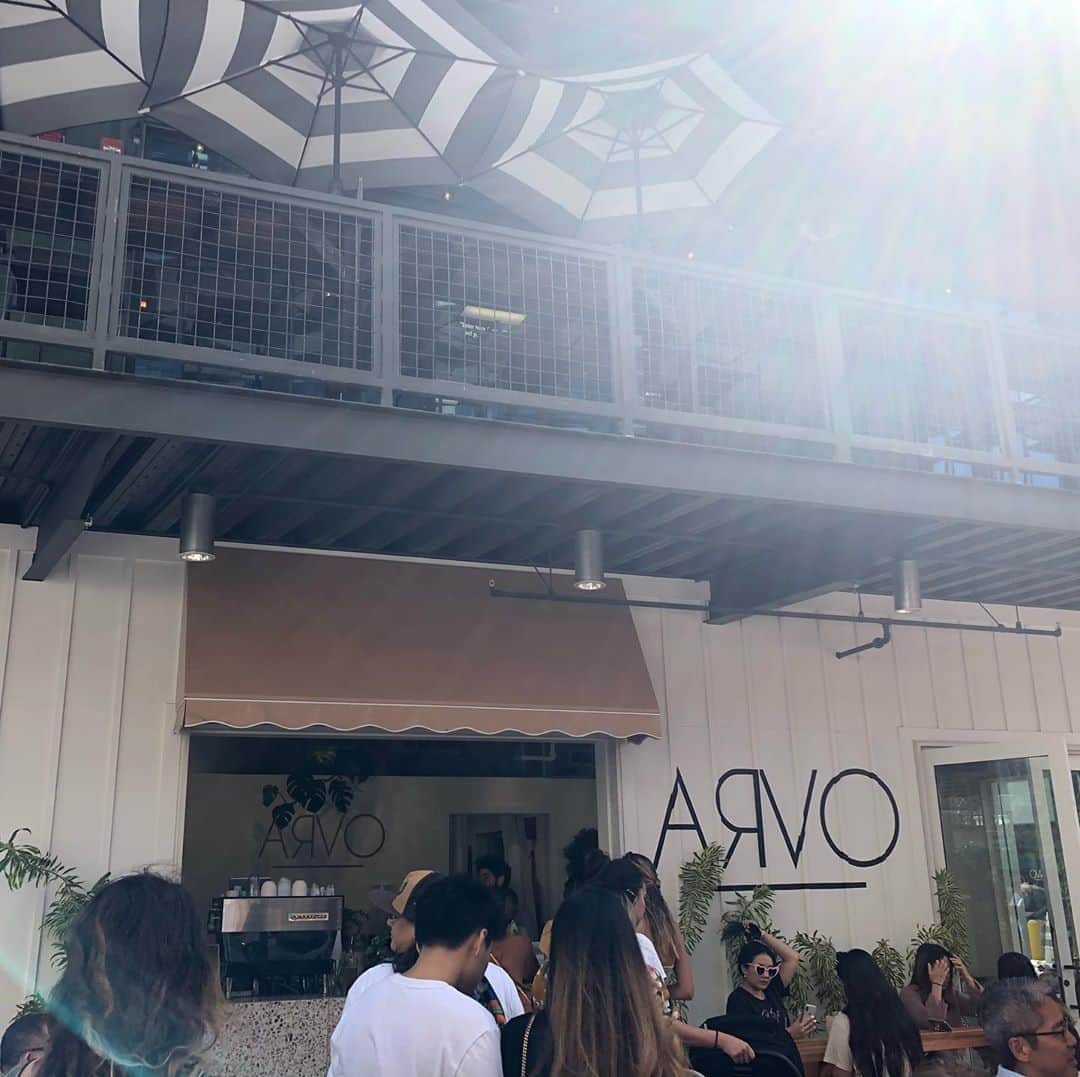 上野優花さんのインスタグラム写真 - (上野優花Instagram)「おやつ編🌺 ウォールアートから歩いてすぐのソルトという複合施設に8月に移転オープンした『ARVO』というカフェ。 アボカドトーストとヌテラトーストを注文❣️ もうこれが目が飛び出るほど美味しいの🤩 お家で真似したいけどあの味に辿り着くかな🤔 #hawaii #hawaiistagram #hawaiitrip #hawaiifood  #ハワイカフェ #ハワイグルメ #ハワイ女子旅」1月4日 0時20分 - yuka_ueno89