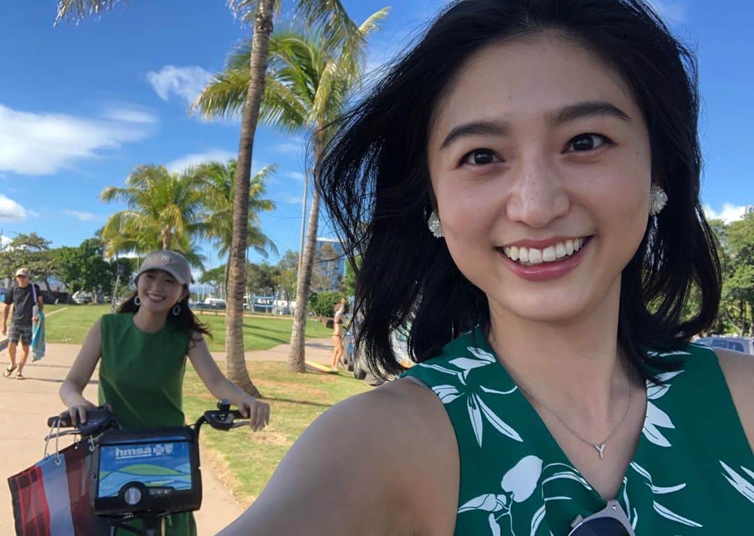 上野優花さんのインスタグラム写真 - (上野優花Instagram)「ハワイの至る所にあるBikiストップ。 30分4ドルで自転車に乗れるんです🚲 自転車は久しぶりでしたが無事乗れました。ほっ。笑 海を眺めながら風を感じて心躍る時間でした🌺 #hawaii🌴 #hawaiistagram #hawaiitrip  #bycicle #cycling #ハワイ女子旅 #ハワイ」1月4日 0時37分 - yuka_ueno89