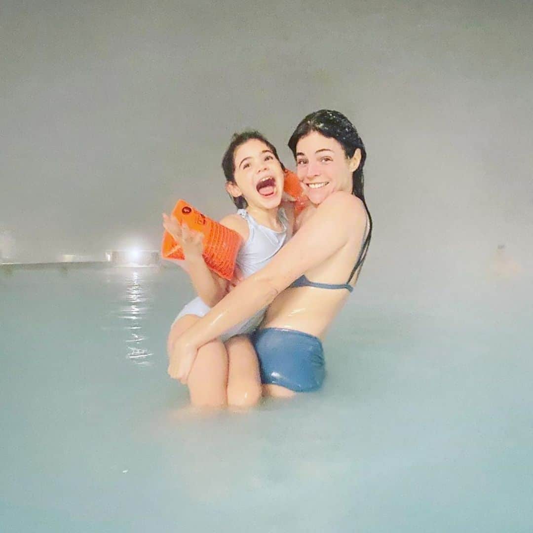 カリーヌ・ロワトフェルドのインスタグラム：「Some like it hot🔥!regram @juliarestoinroitfeld #iceland#bluelagoon#reykjavic」